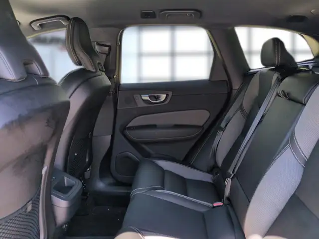 Volvo XC60 view 18