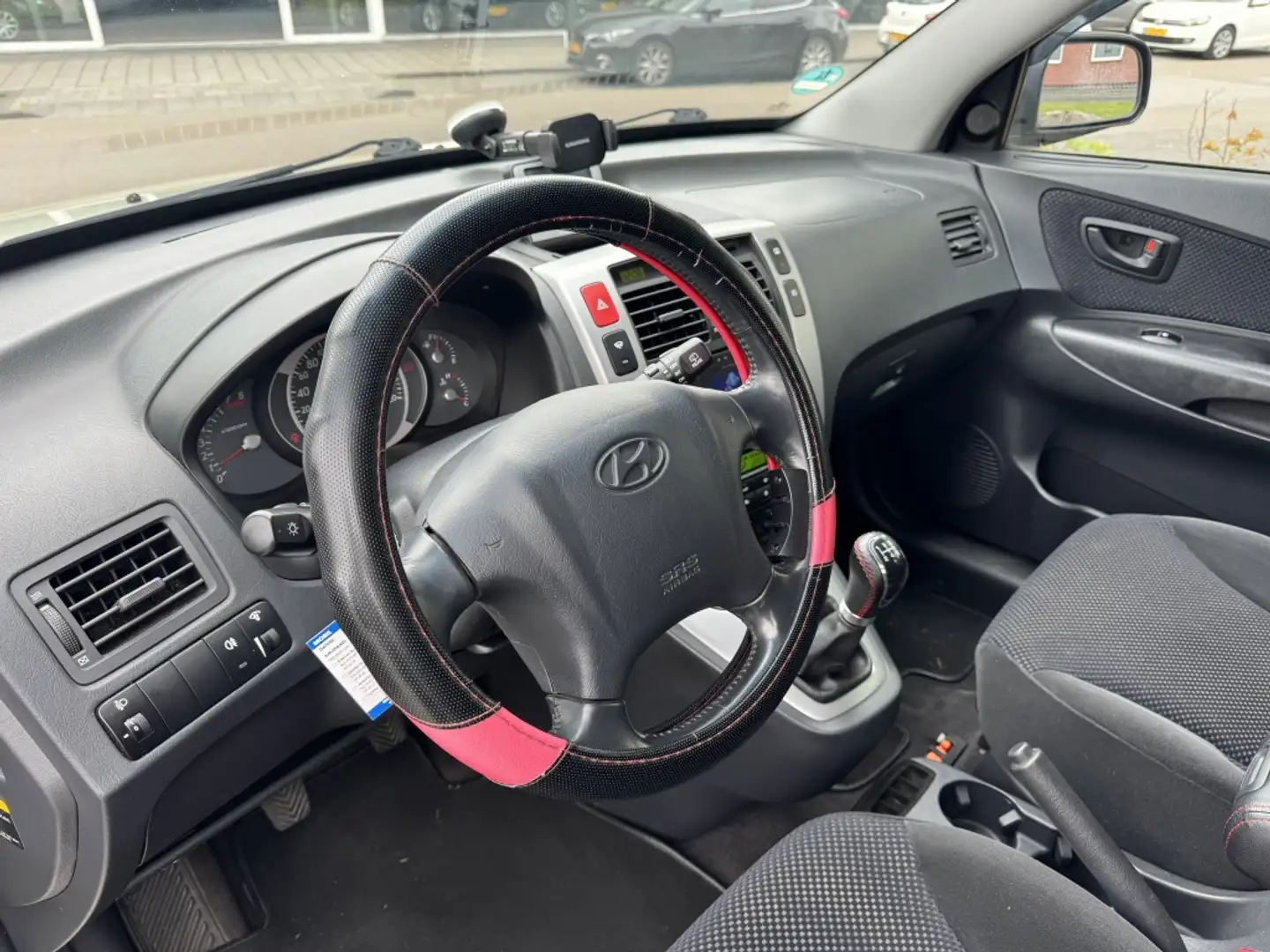 Hyundai TUCSON 2.0i Style Cruise Ecc Lmv Pdc Nap Grijs - 2