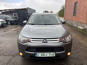 Outlander 2.2 DI-D 2WD