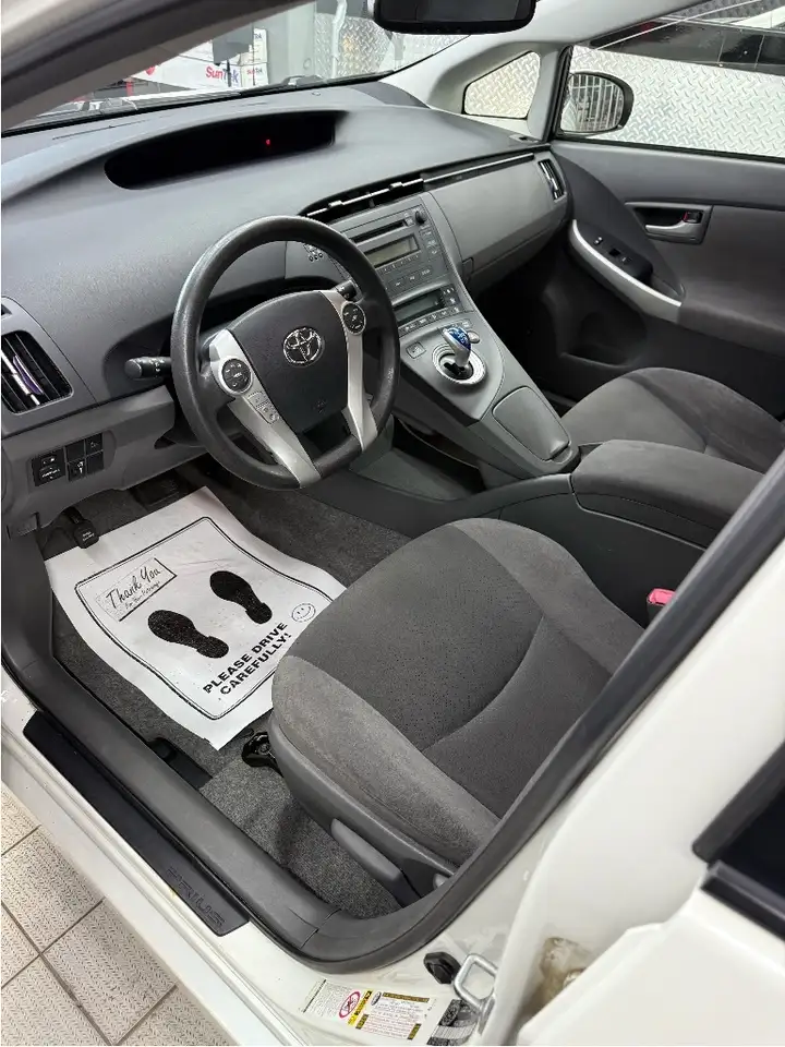 Toyota Prius снимка Toyota Prius