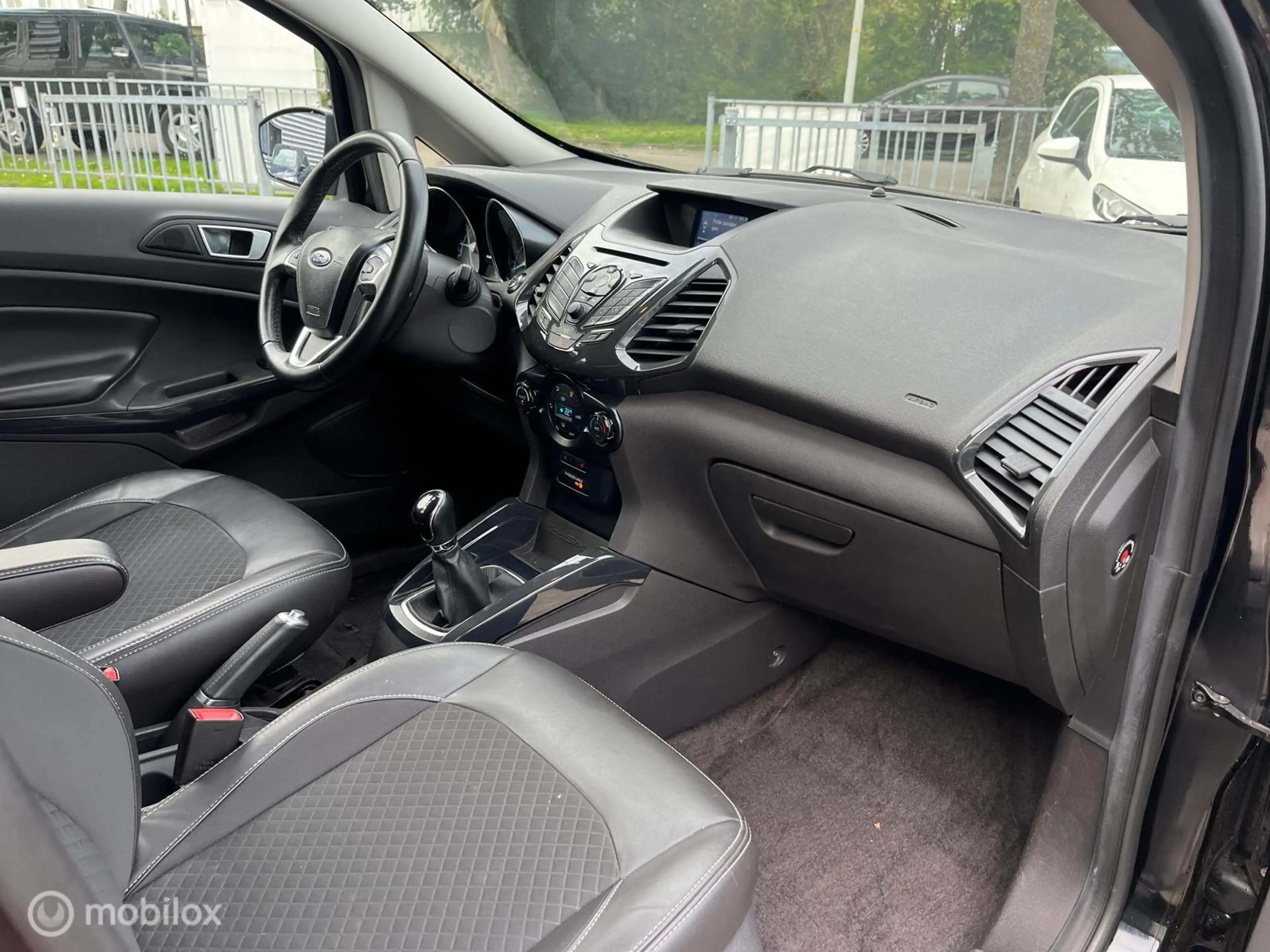 Ford EcoSport 1.0 EcoBoost Titanium — photo 23