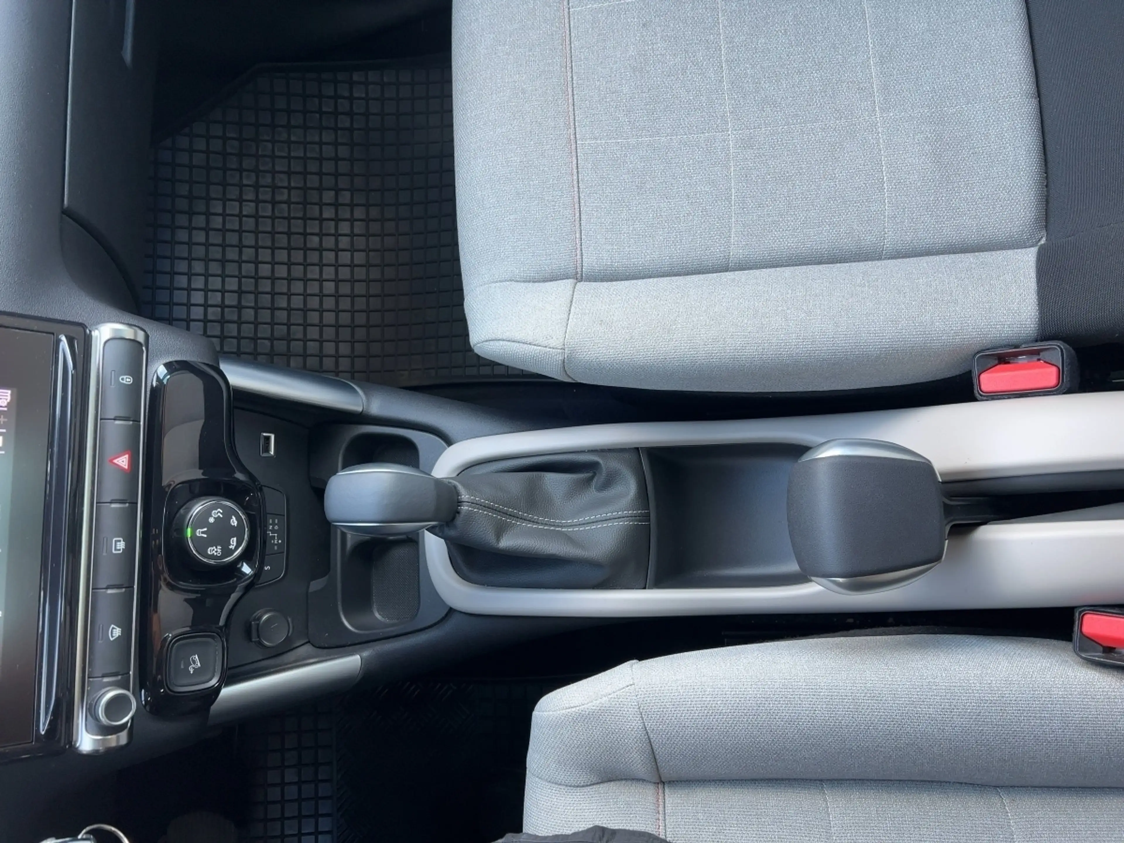 Citroen C3 Aircross 1.5 BlueHDI 120 Shine — photo 13