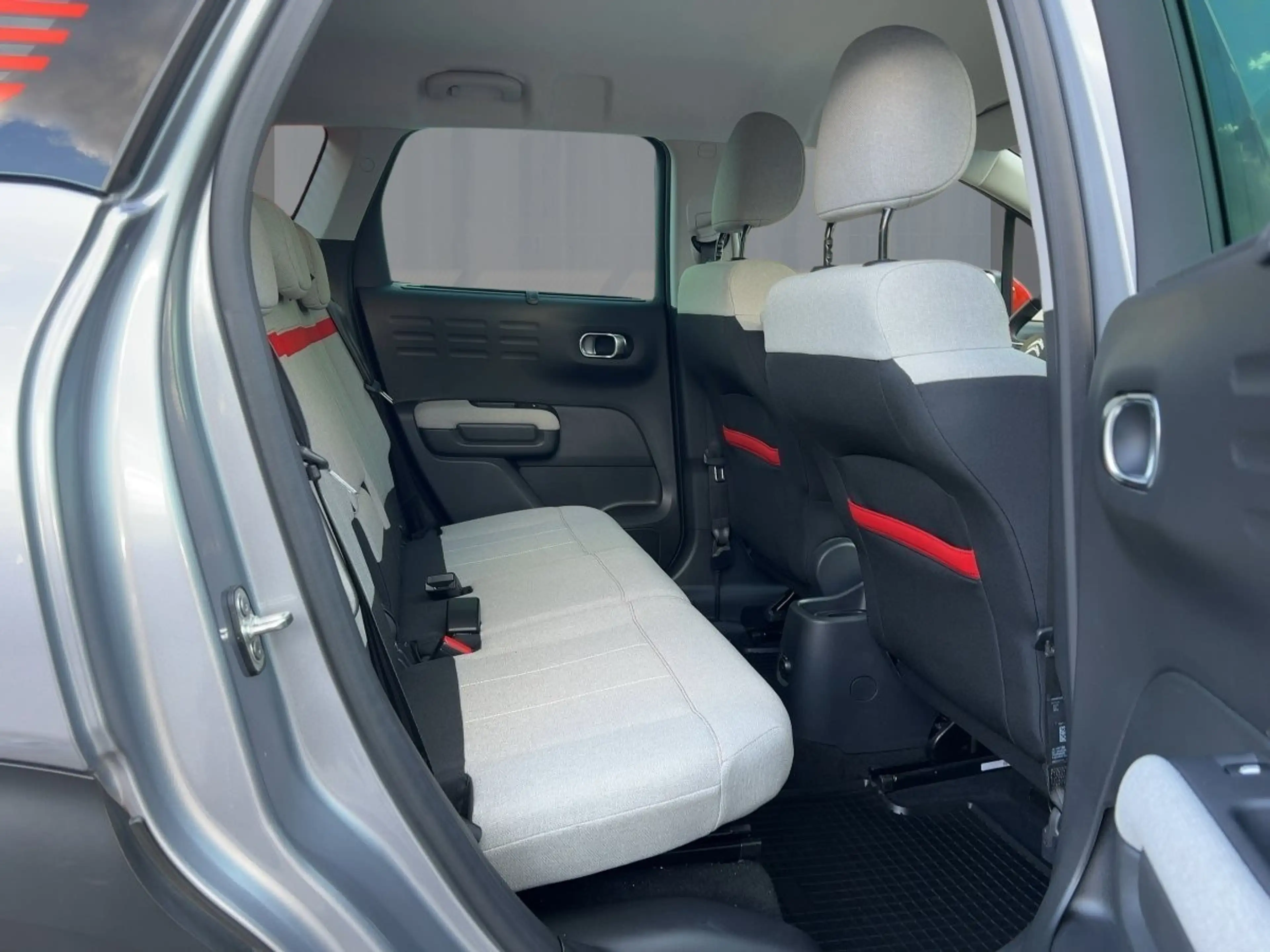 Citroen C3 Aircross 1.5 BlueHDI 120 Shine — photo 9