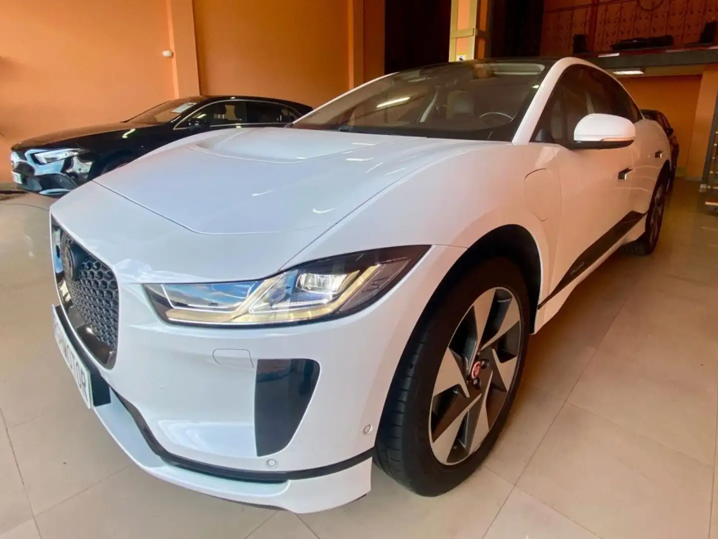 Jaguar I-Pace SE Blanc - 1