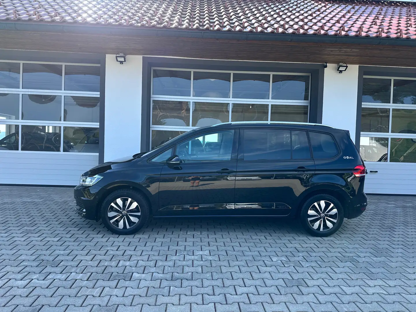 Volkswagen Touran 2,0 TDI DSG CL *AHV*DIGITAL*WSS-HZ*LED*APP Schwarz - 2