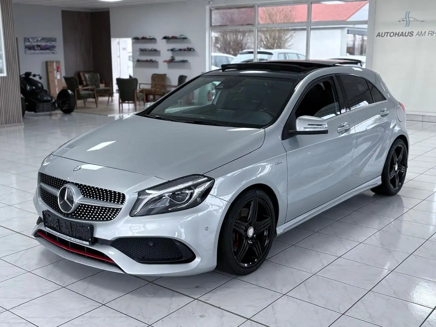 Mercedes-Benz A 250 A250 4Matic Sport+AMG+Pano+Kamera+ACC+Scheckheft Argent - 2