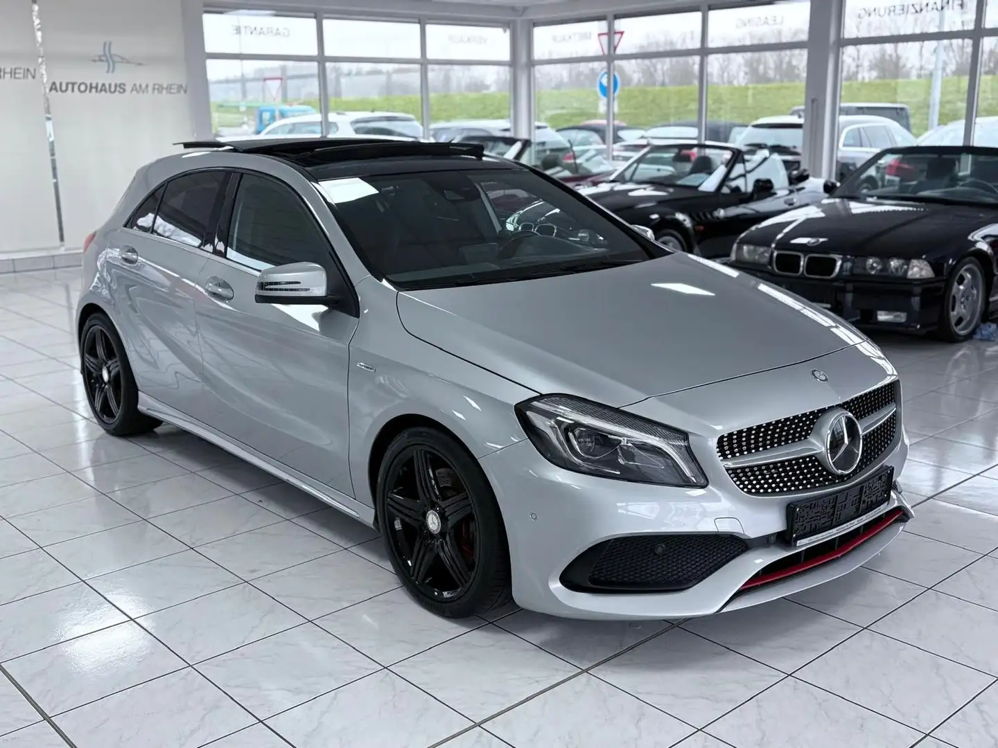 Mercedes-Benz A 250 A250 4Matic Sport+AMG+Pano+Kamera+ACC+Scheckheft Argent - 1