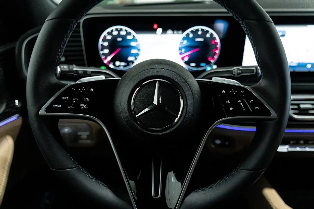 Mercedes-Benz GLE снимка Mercedes-Benz GLE