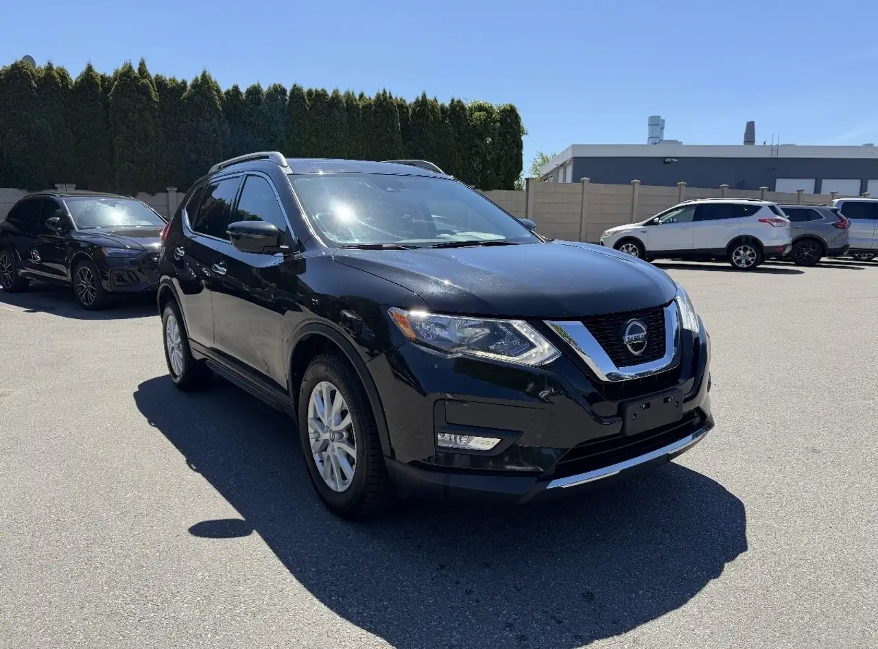 Nissan Rogue fotografie Nissan Rogue