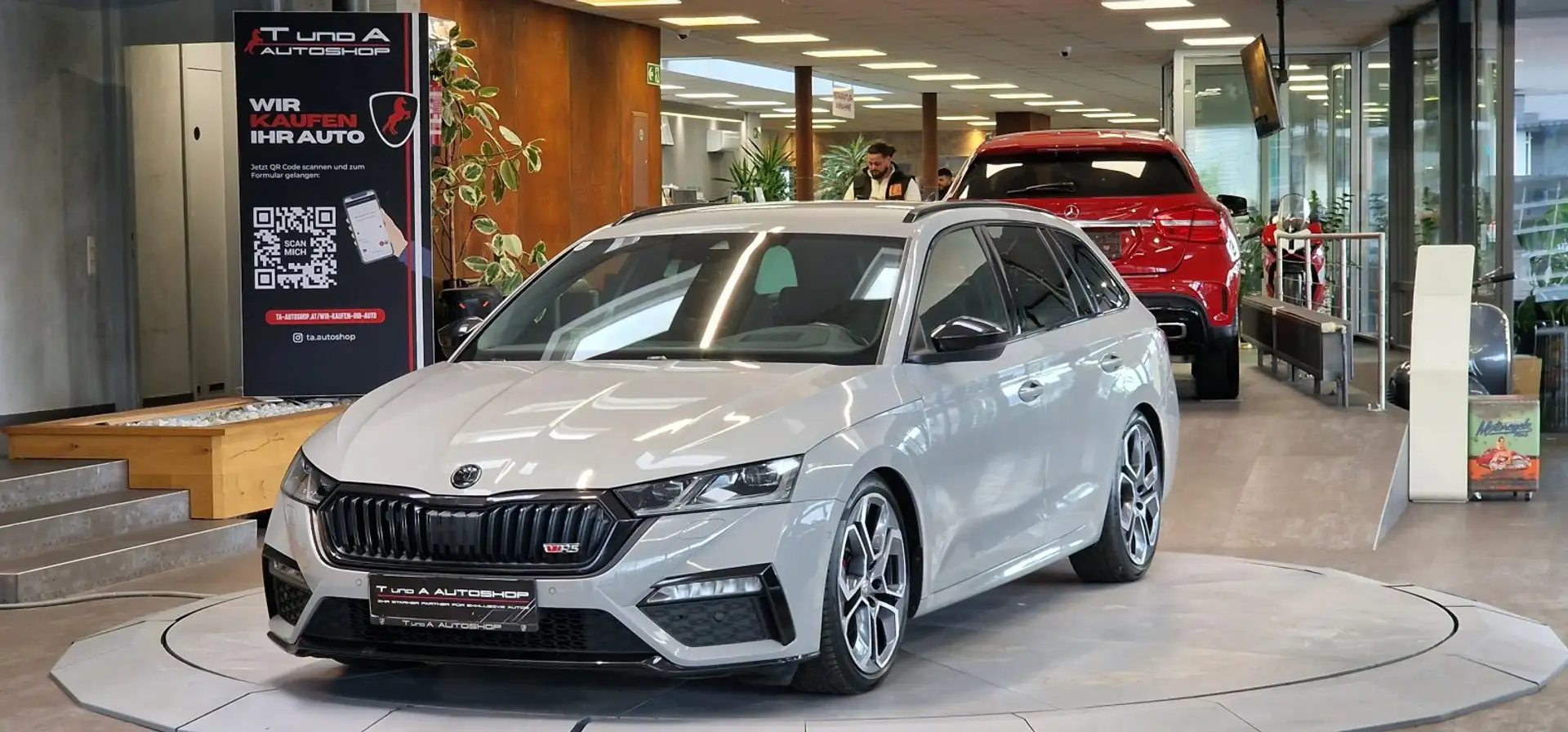 Skoda Octavia Combi 2.0 TDI RS DSG *Head-up*Kamera*Sitzmassage* Grau - 1