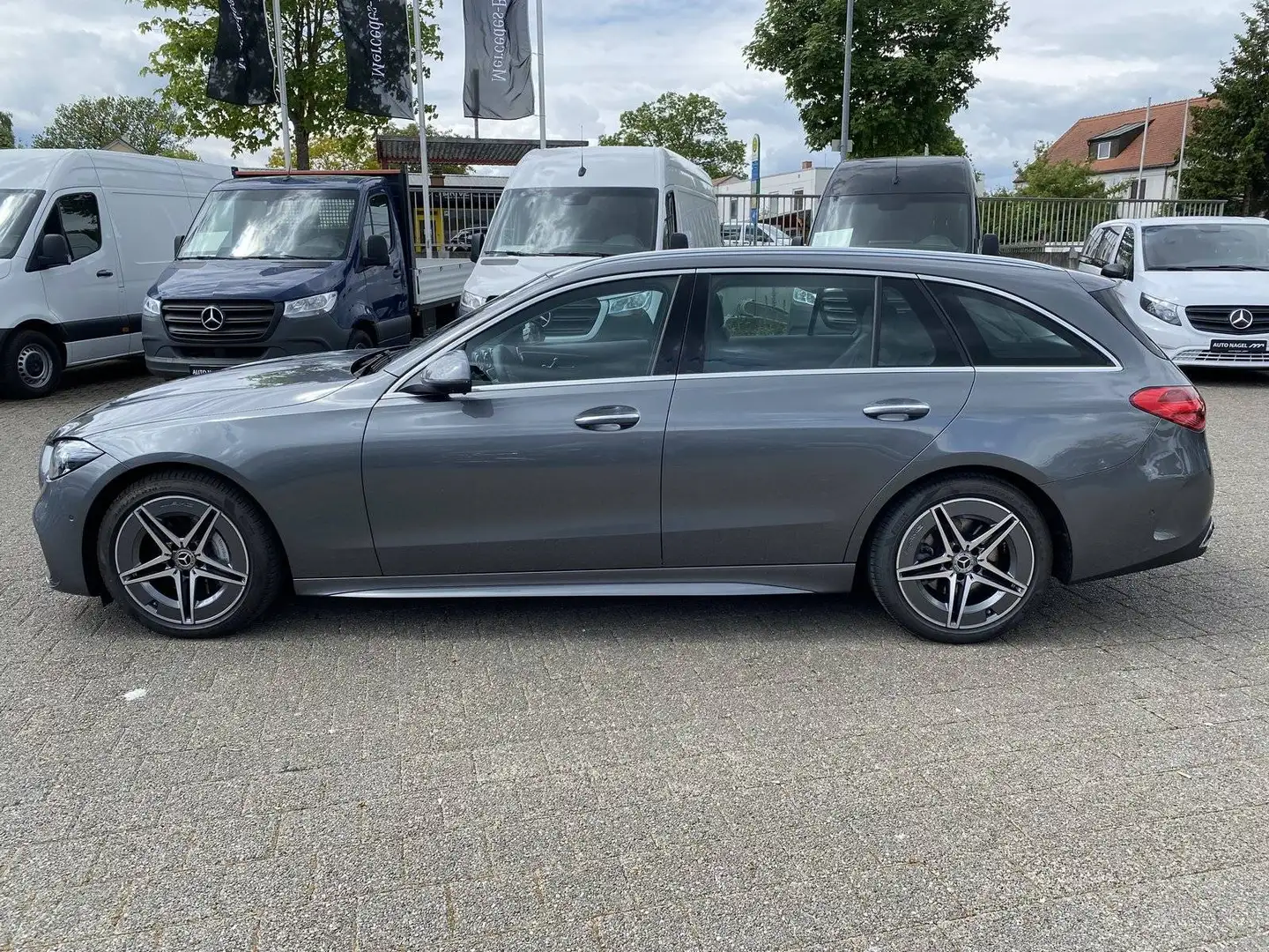 Mercedes-Benz C 200 T AMG Line Premium Winter-Paket Fahrassi+ Grau - 2