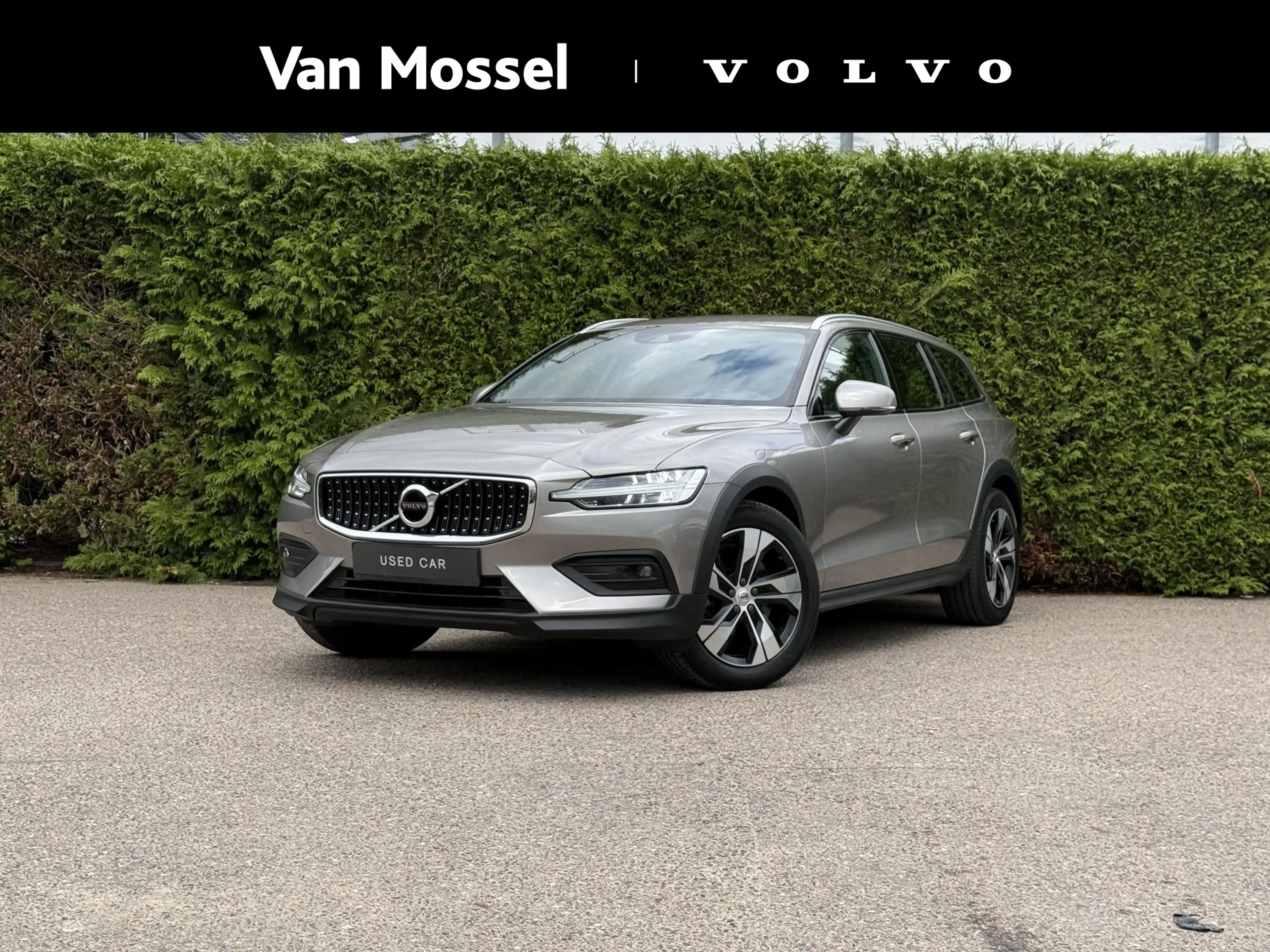 Volvo V60 Cross Country B5 AWD Ultimate | Trekhaak | Bliss | Keyless | Ele
