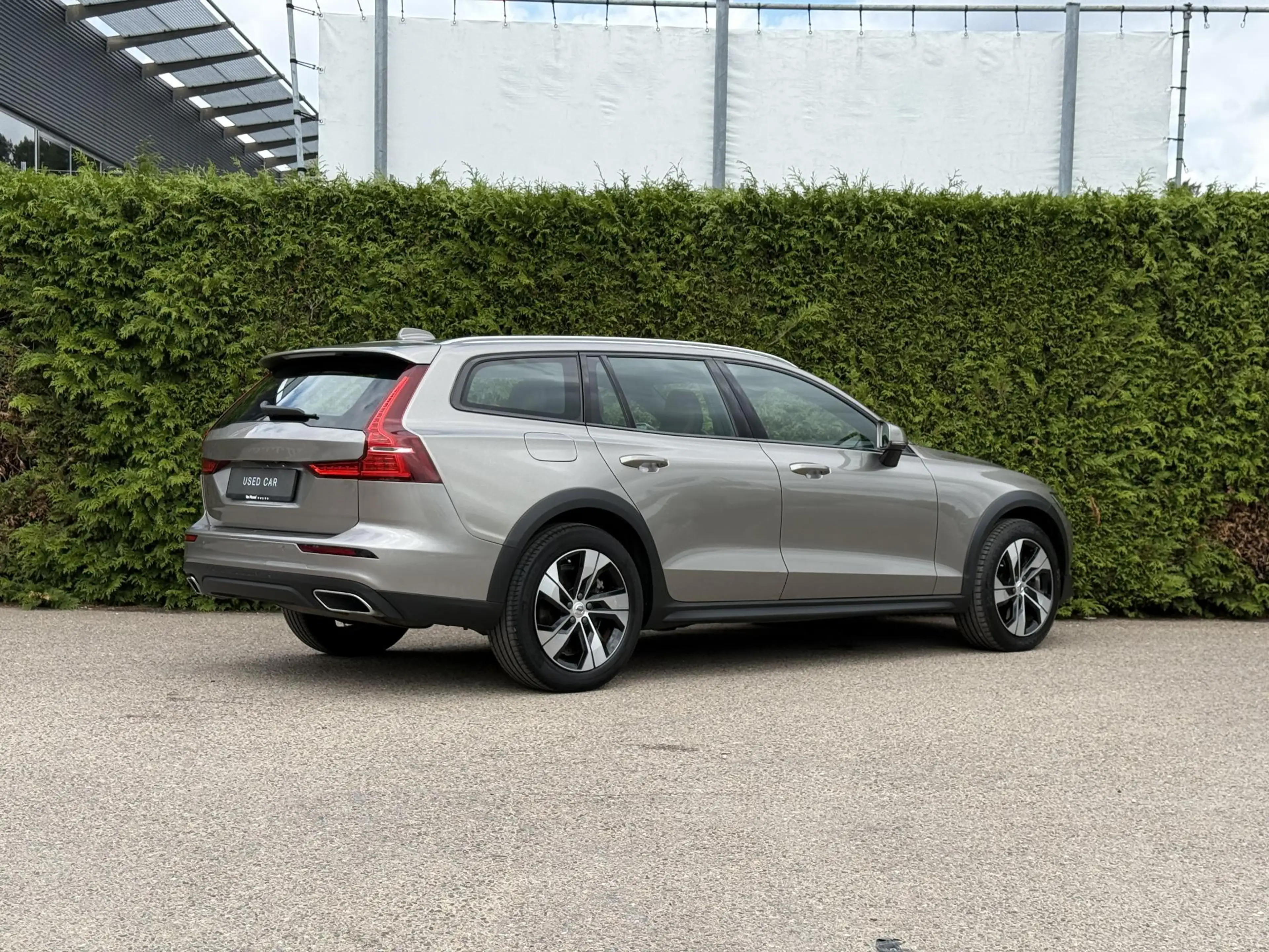 Volvo V60 Cross Country B5 AWD Ultimate | Trekhaak | Bliss | Keyless | Ele — photo 2