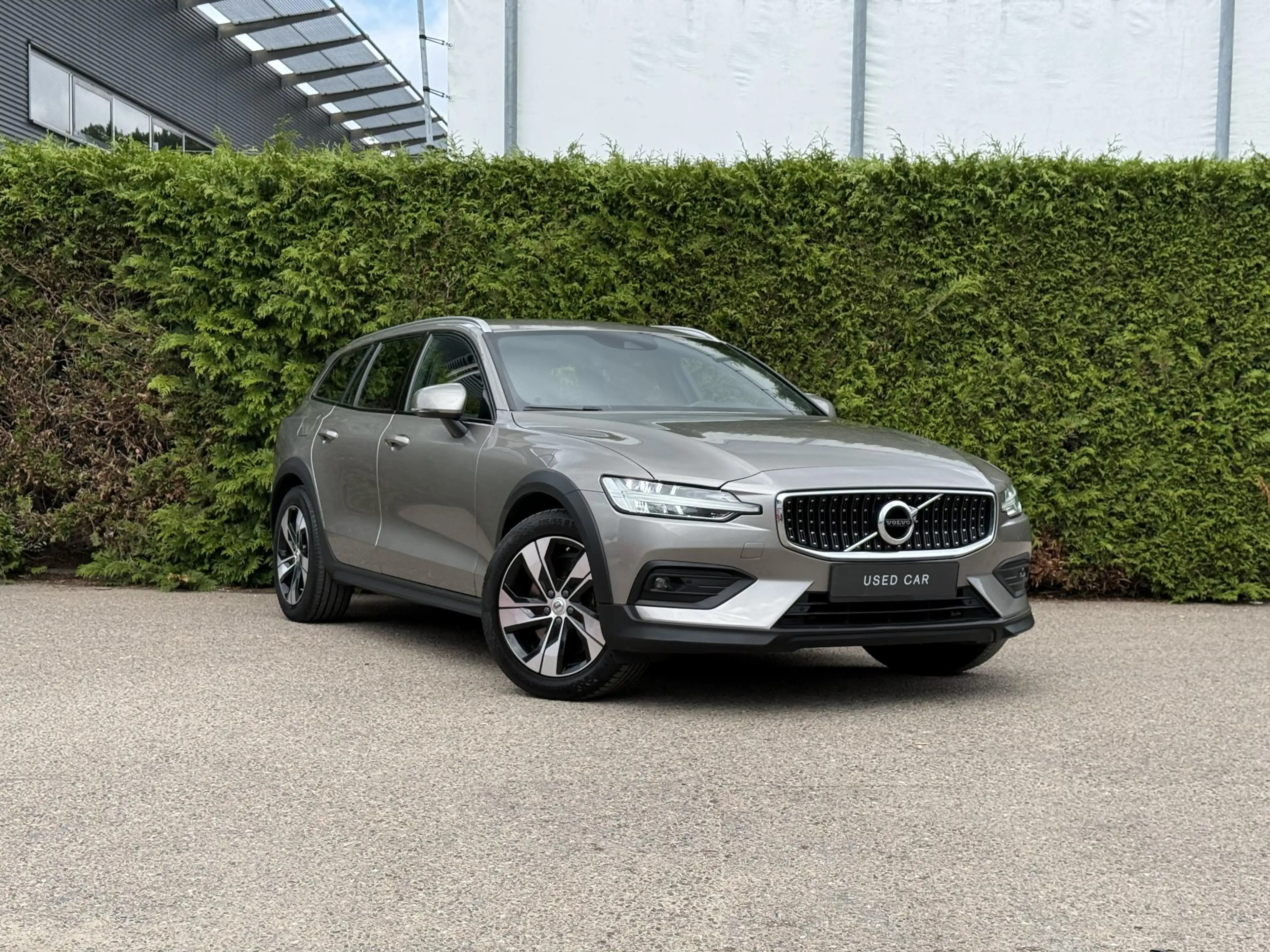 Volvo V60 Cross Country B5 AWD Ultimate | Trekhaak | Bliss | Keyless | Ele — photo 6