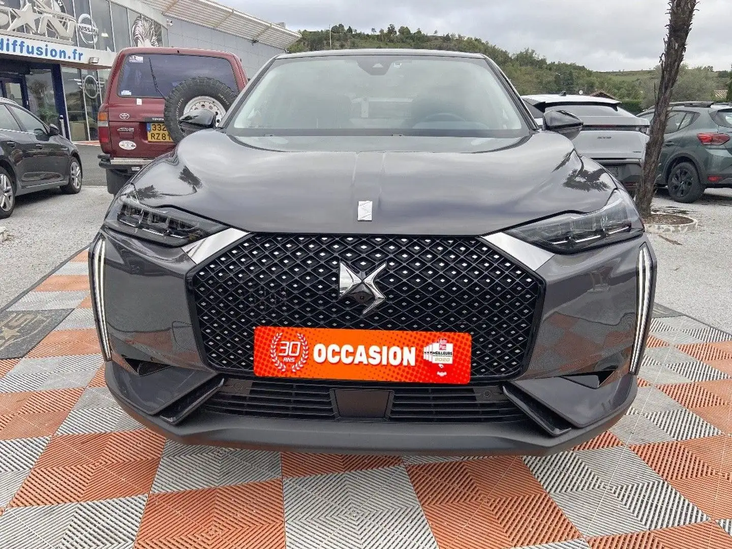 DS Automobiles DS 3 Crossback Hybride 145 e-DCT6 ANTOINE DE SAINT EXUPERY Gris - 2