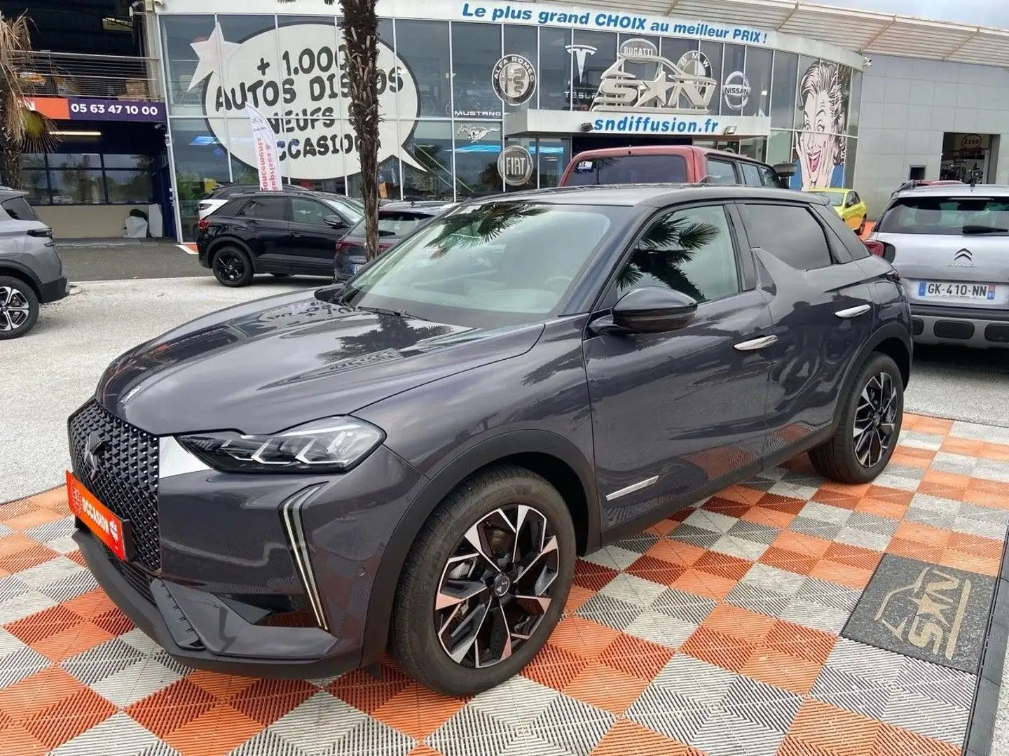 DS Automobiles DS 3 Crossback Hybride 145 e-DCT6 ANTOINE DE SAINT EXUPERY Gris - 1