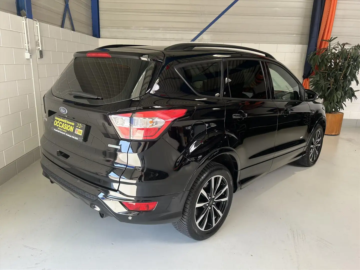 Ford Kuga 1.5 EcoBoost 176PK iAWD AUT ST-Line, PANO, VOL! Zwart - 2