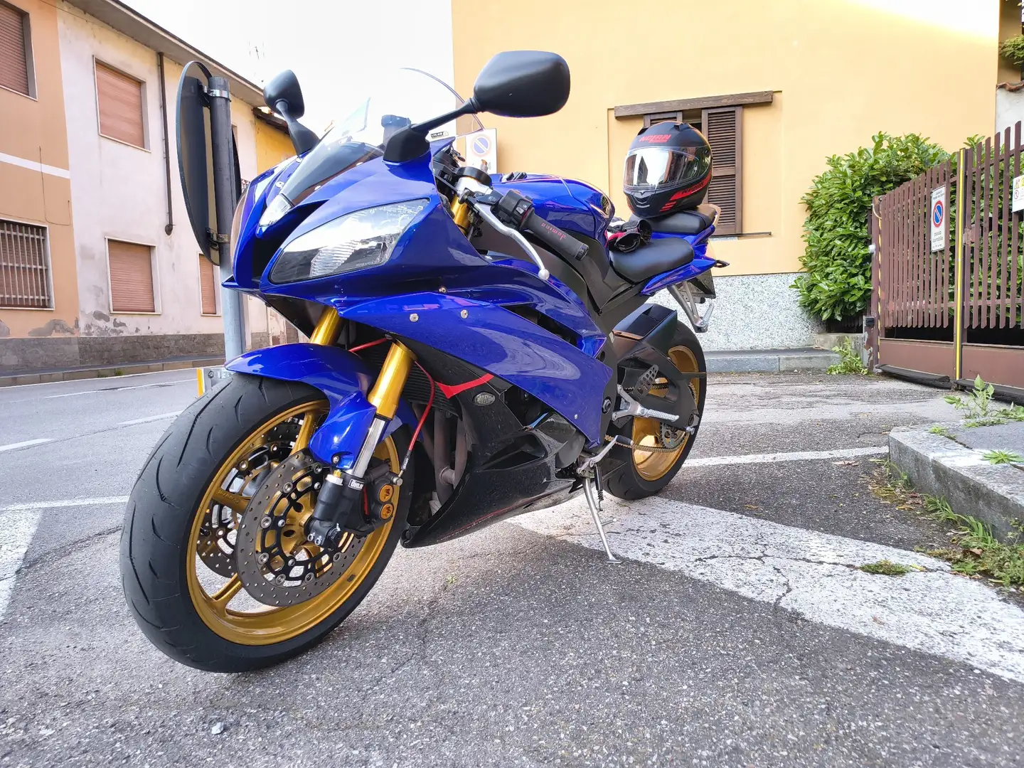 Yamaha YZF-R6 Bleu - 1