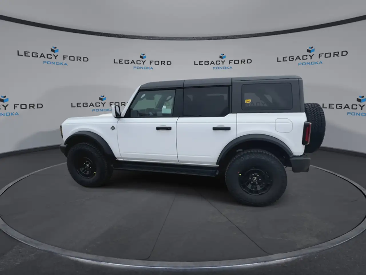 Ford Bronco снимка Ford Bronco