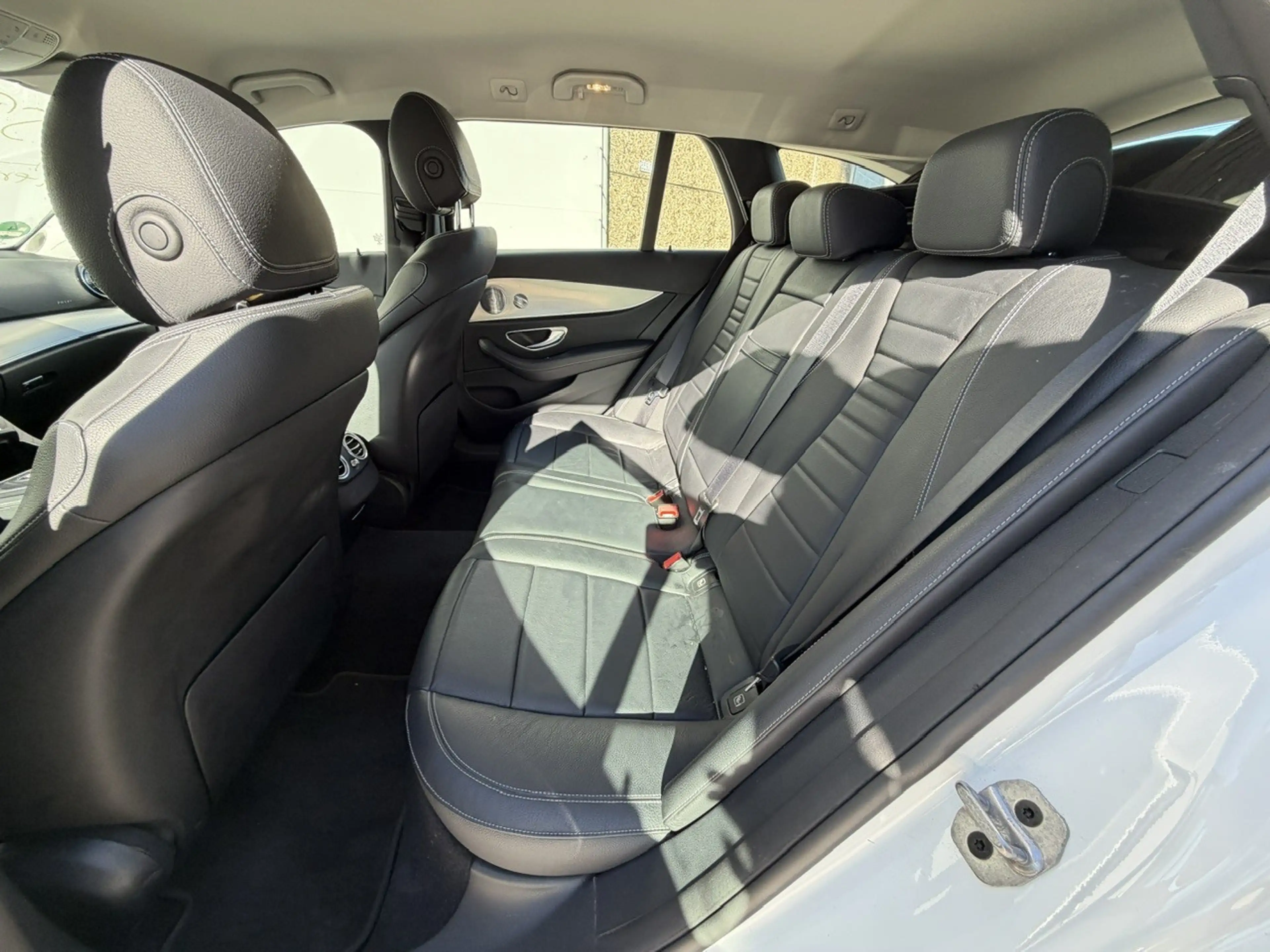 Mercedes-Benz E 400 d 4Matic T 9G-TRONIC Avantgarde — photo 4