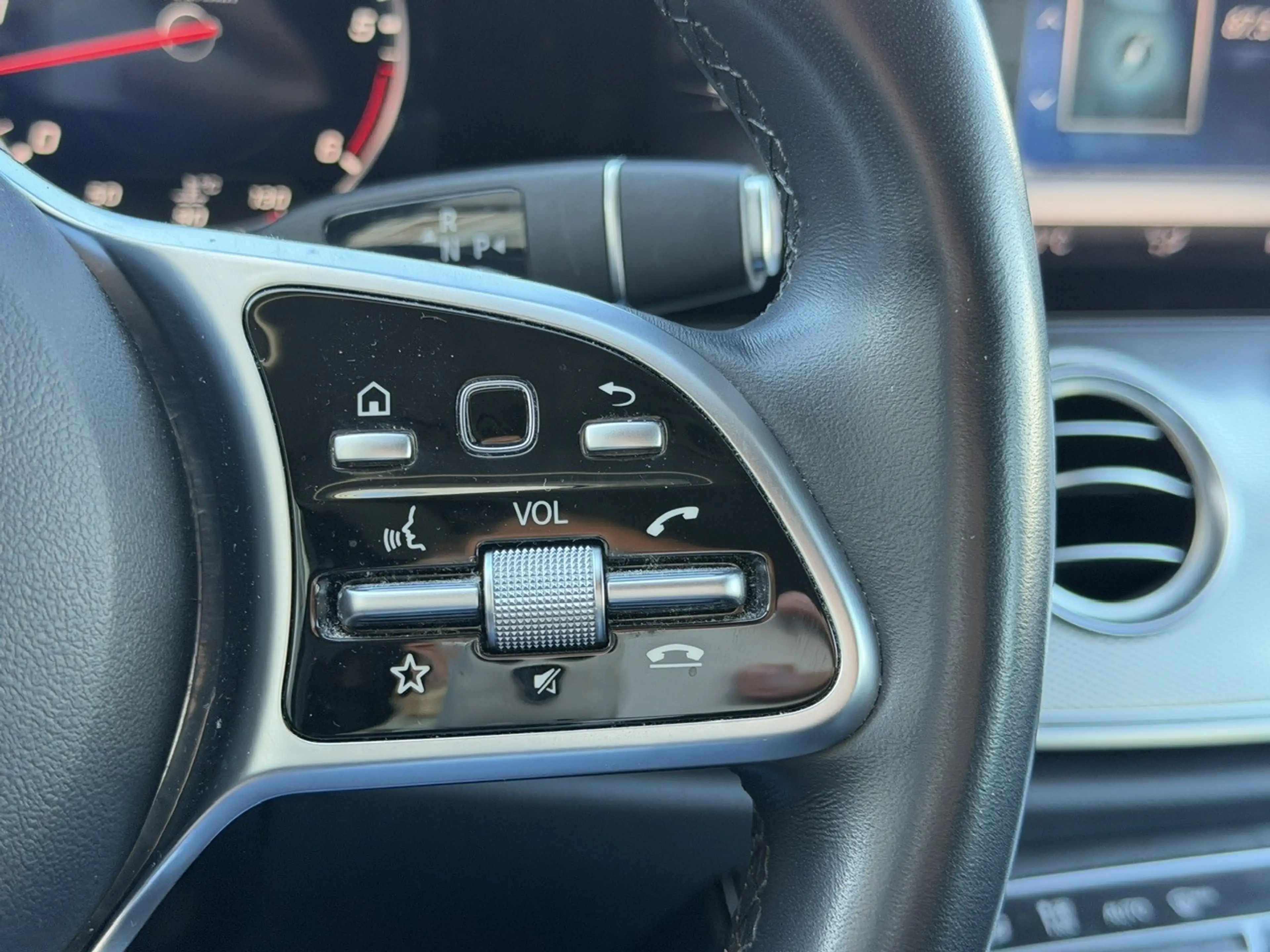 Mercedes-Benz E 400 d 4Matic T 9G-TRONIC Avantgarde — photo 9