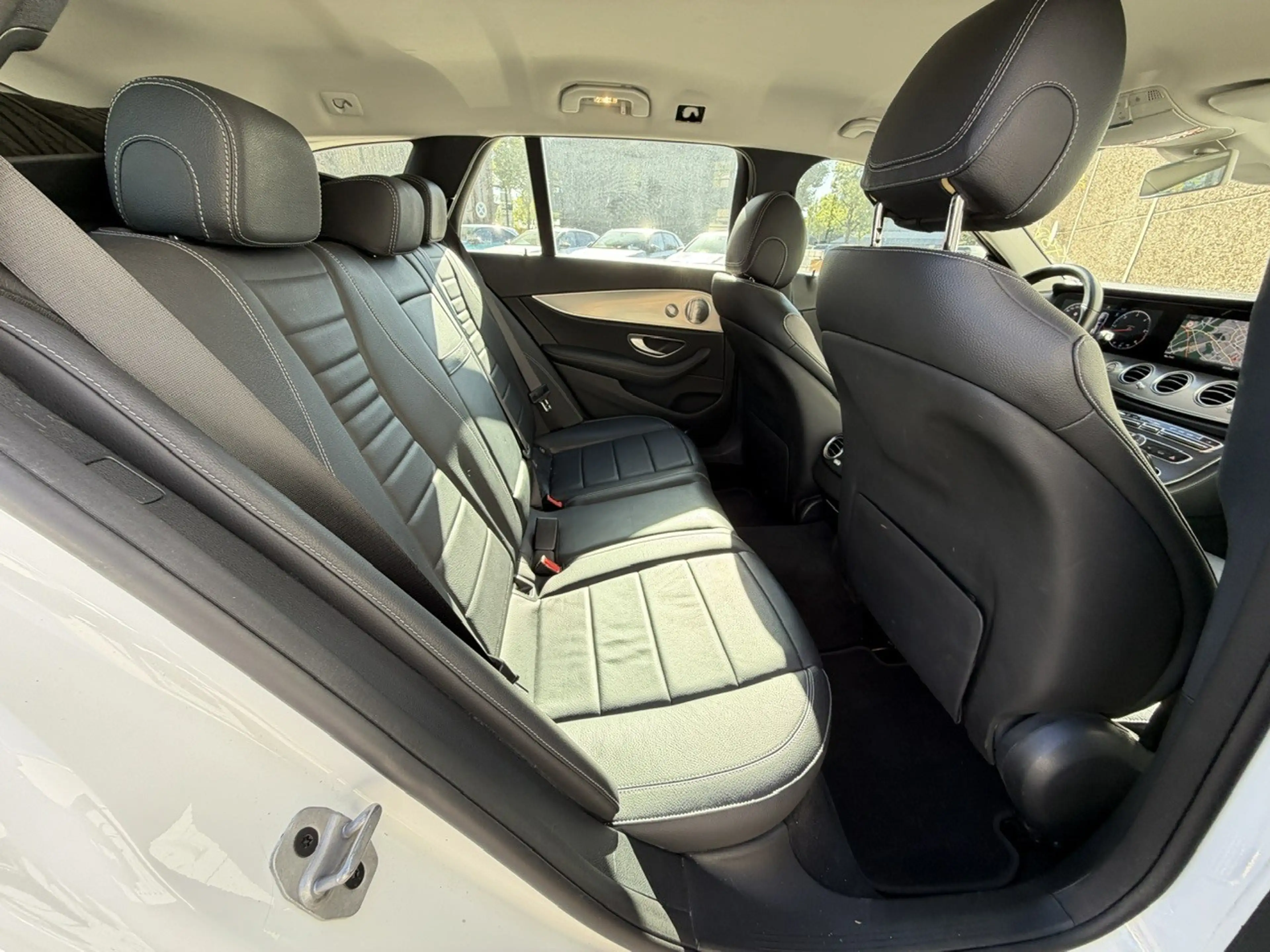 Mercedes-Benz E 400 d 4Matic T 9G-TRONIC Avantgarde — photo 5