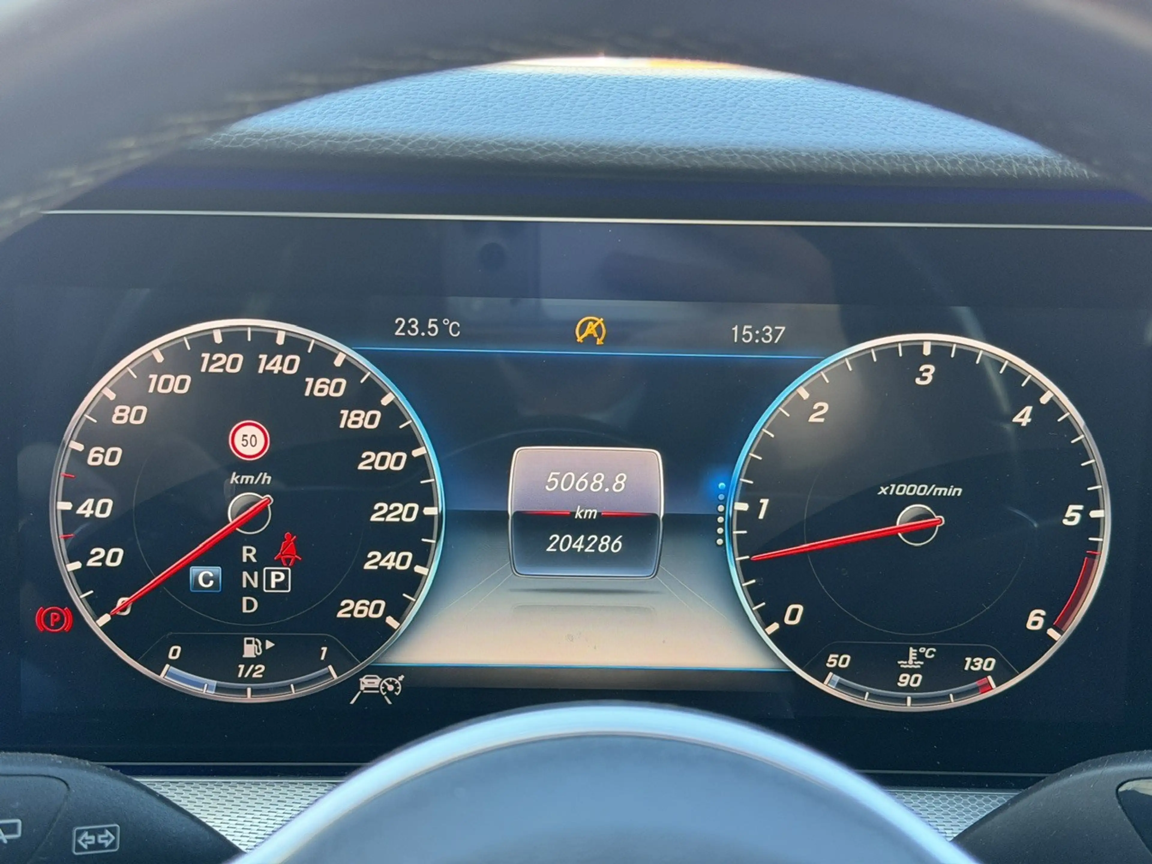 Mercedes-Benz E 400 d 4Matic T 9G-TRONIC Avantgarde — photo 10