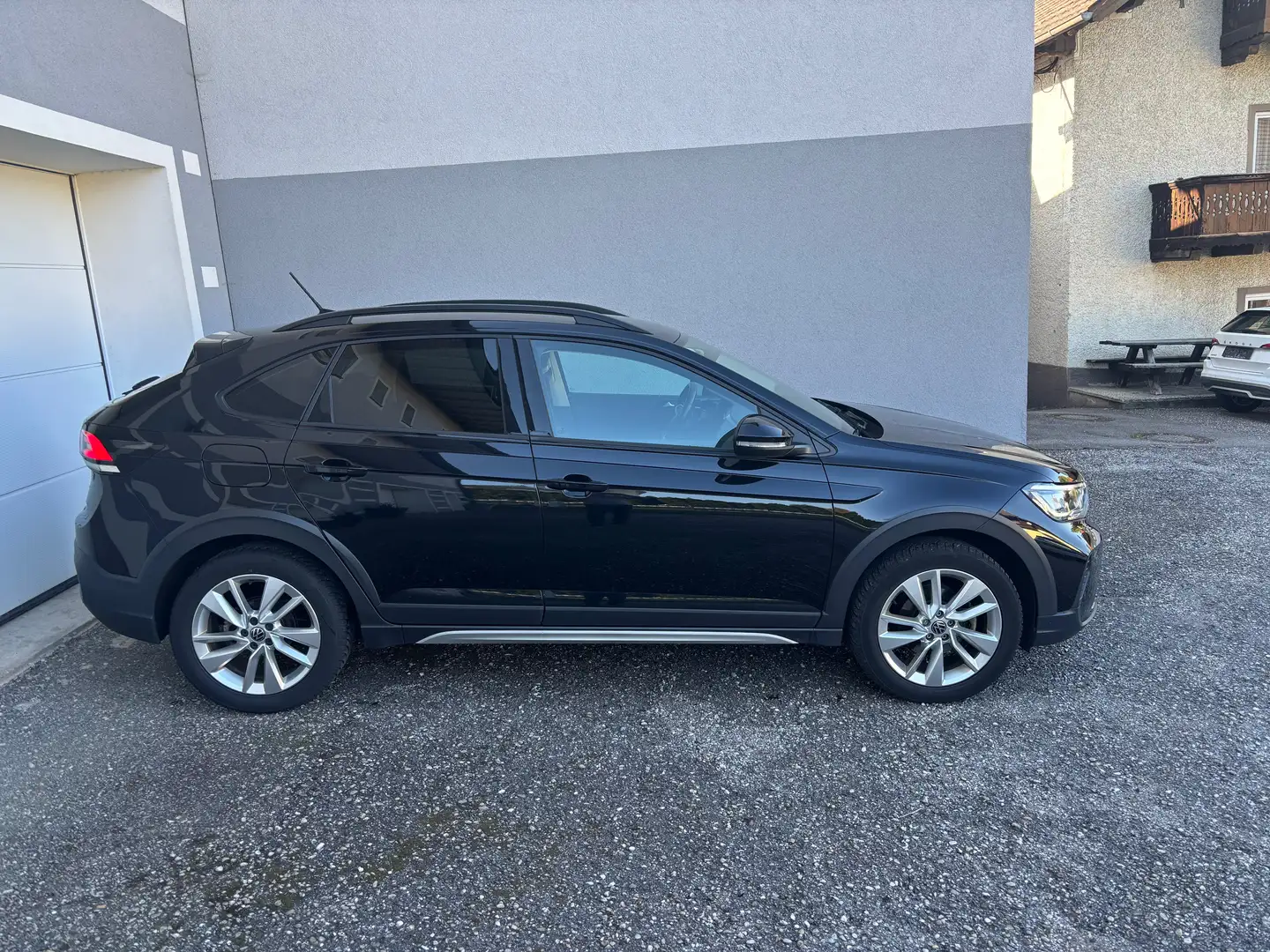 Volkswagen Taigo "Live" DSG, NAVI, ACC, SHZ, ALU 17", IQ DRIVE Schwarz - 1
