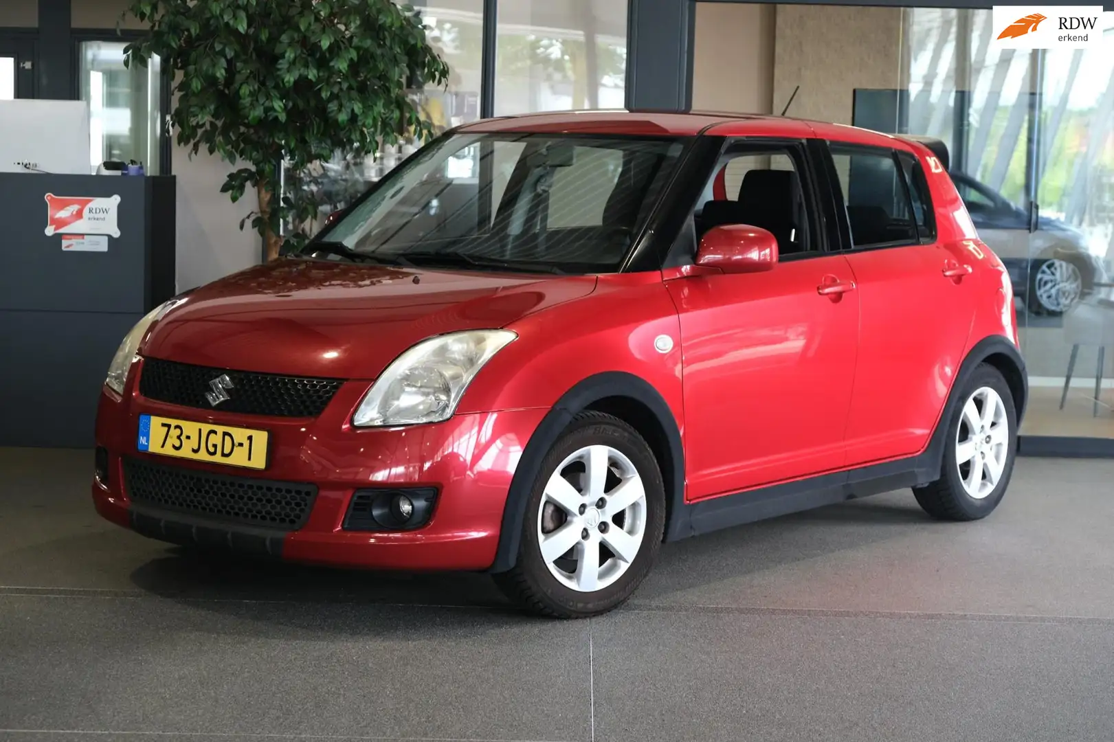 Suzuki Swift 1.3 Comfort Airco Cruise CV Elektrische ramen Red - 1
