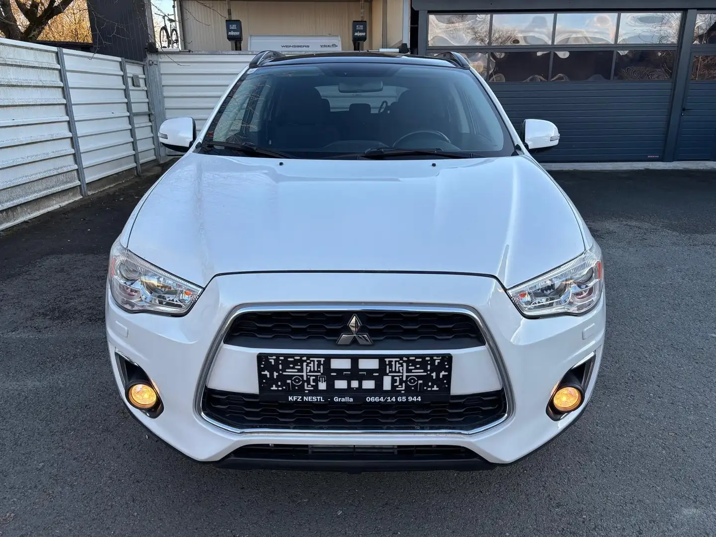 Mitsubishi ASX 2,2 DI-D AT 4WD Intense+ -- Xenon - Glasdach -- Weiß - 2