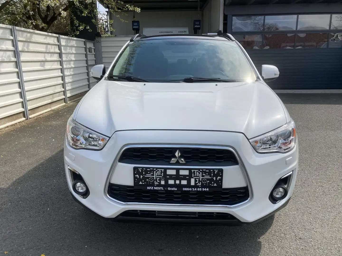 Mitsubishi ASX 2,2 DI-D AT 4WD Intense+ -- Xenon - Glasdach -- Weiß - 2