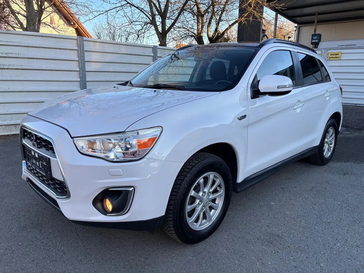 Mitsubishi ASX 2,2 DI-D AT 4WD Intense+ -- Xenon - Glasdach -- Weiß - 1