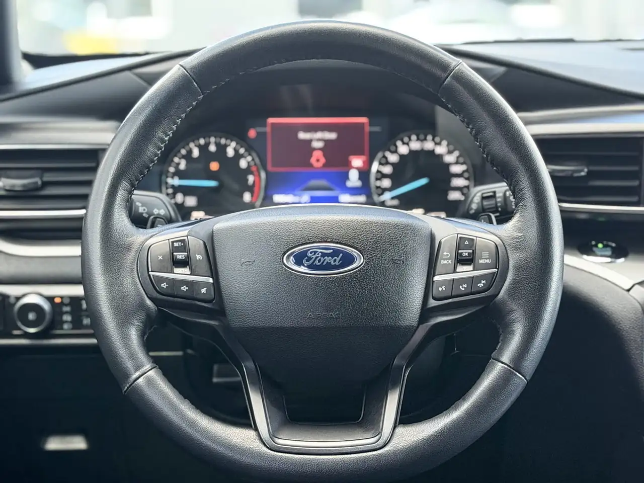 Ford Explorer снимка Ford Explorer