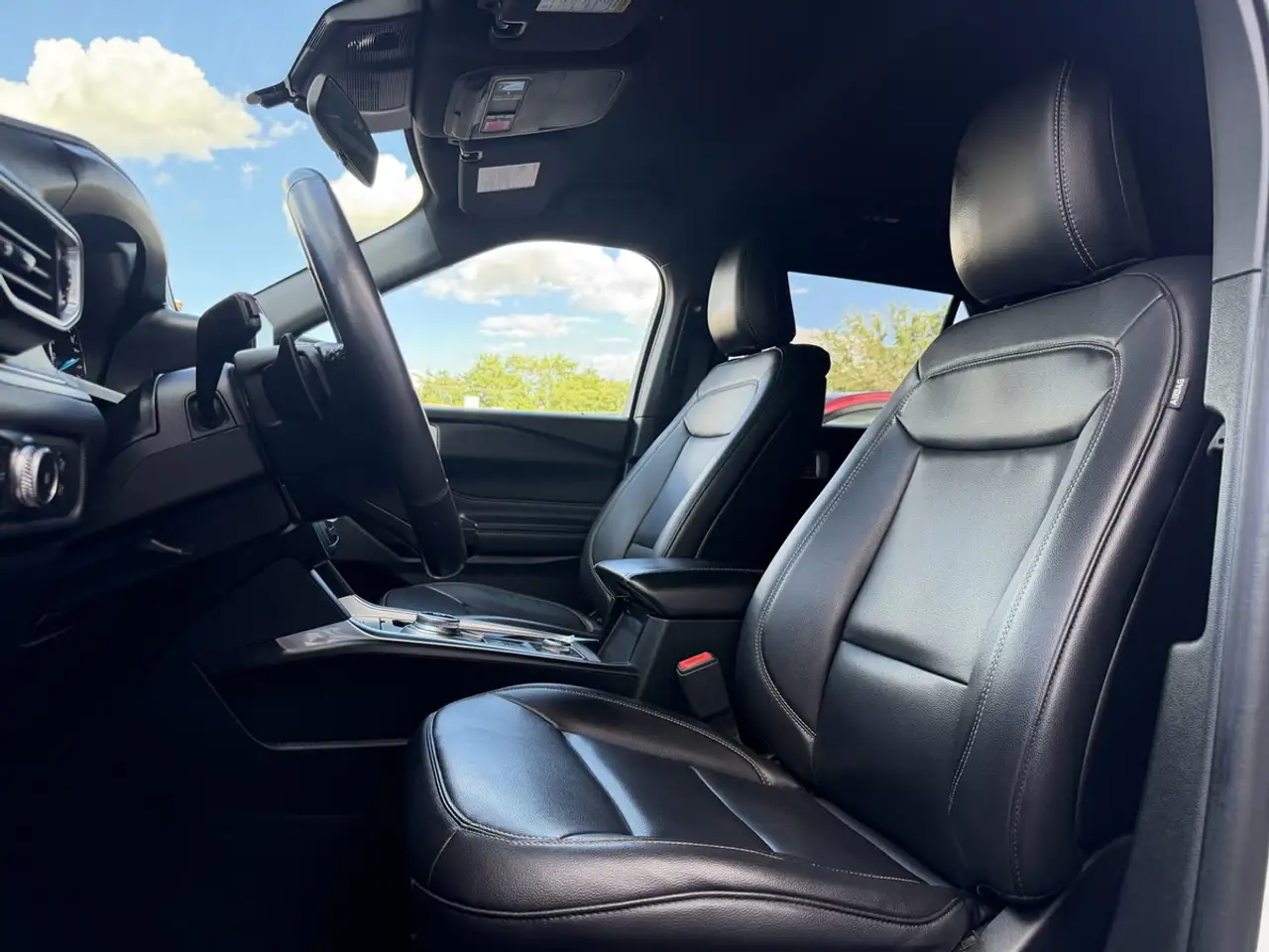 Ford Explorer снимка Ford Explorer