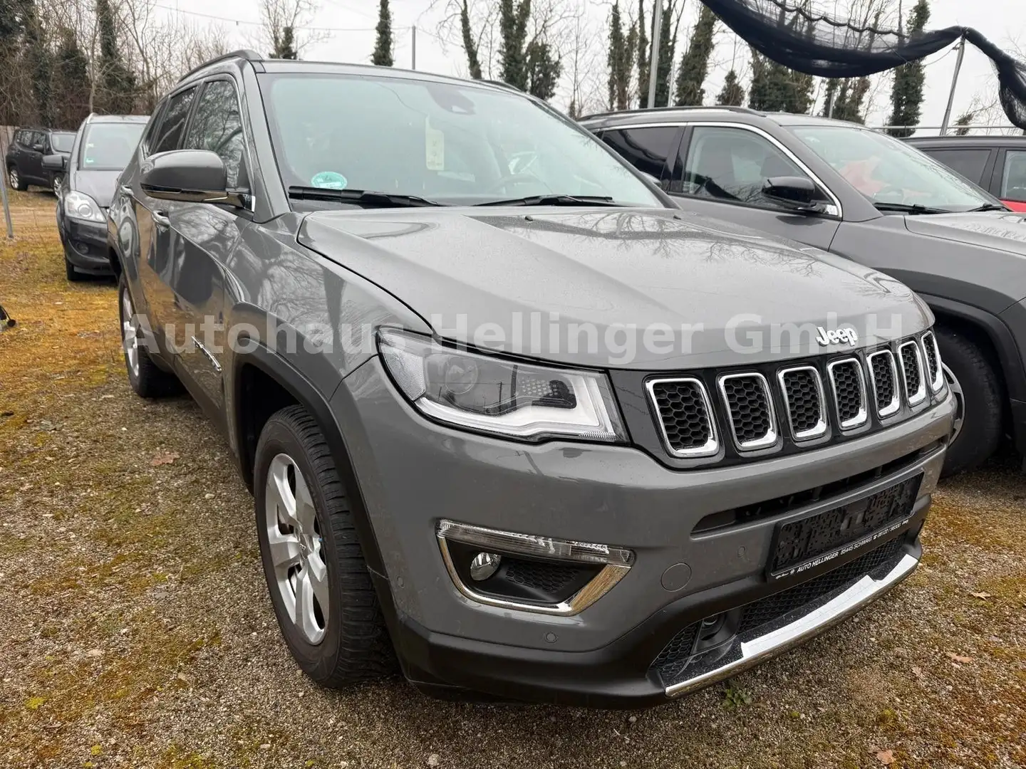 Jeep Compass Limited FWD Grau - 1