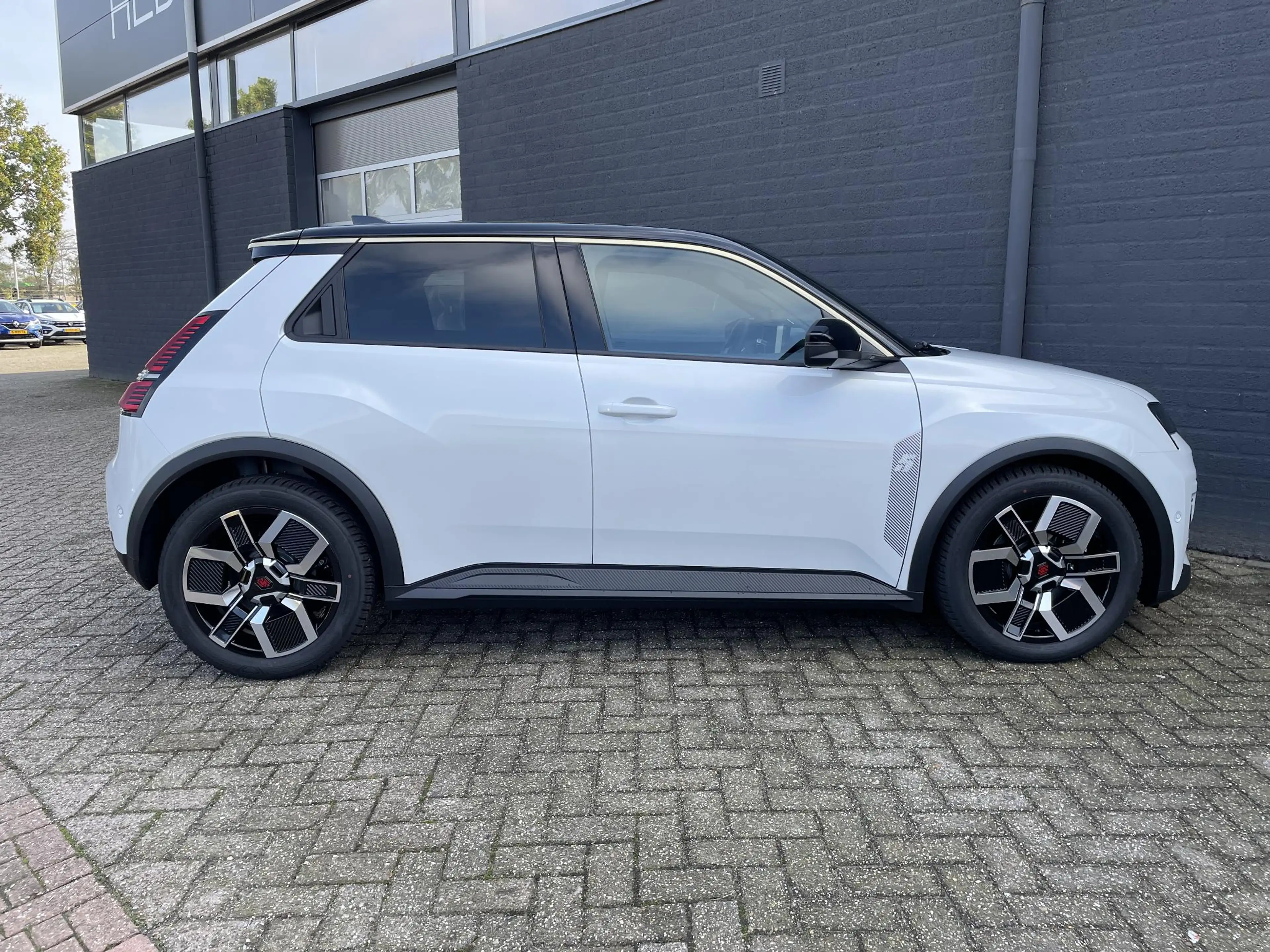 Renault R 5 urban range techno 40 kWh Pack Advanced Driving As — photo 4
