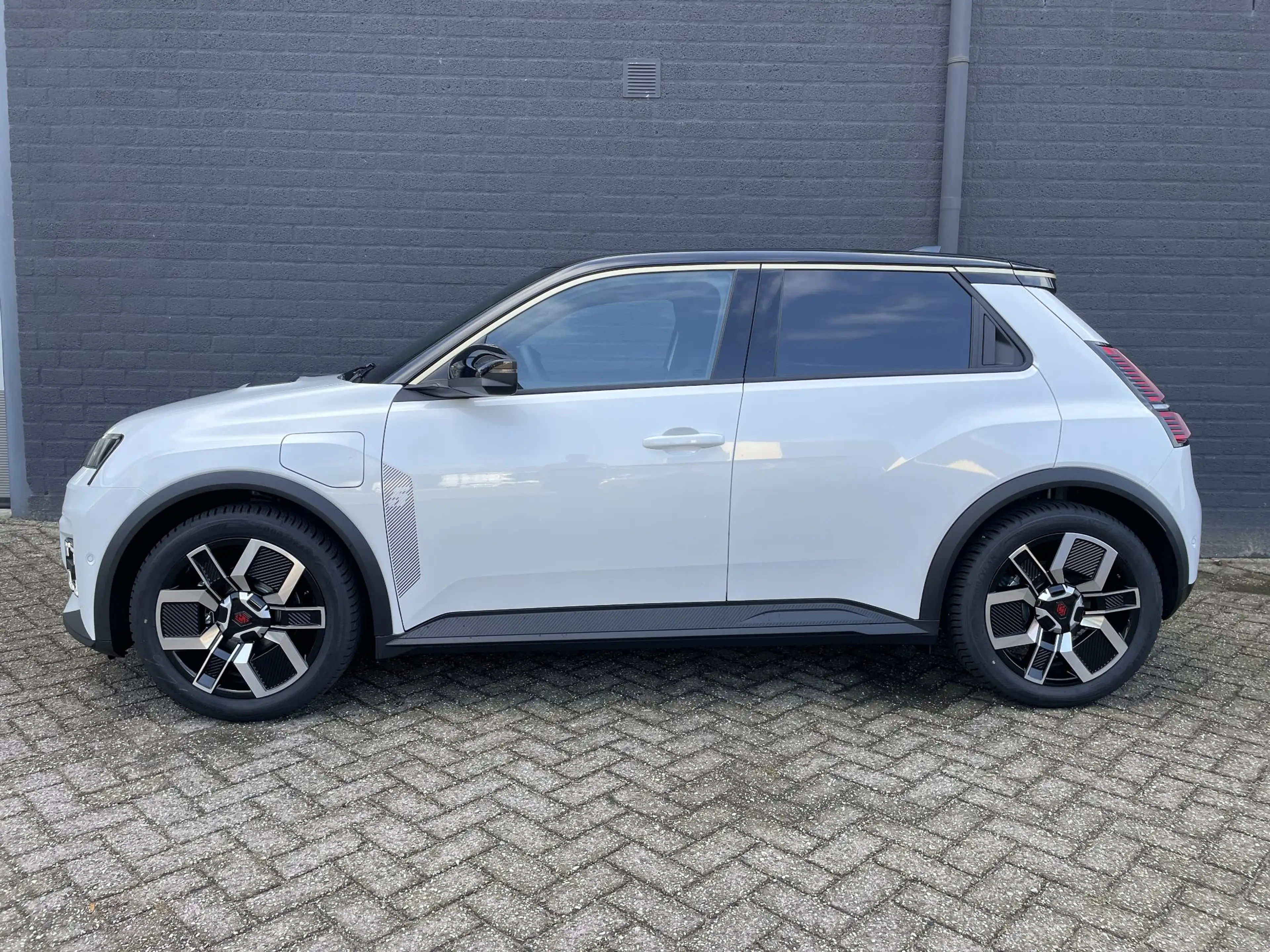 Renault R 5 urban range techno 40 kWh Pack Advanced Driving As — photo 3