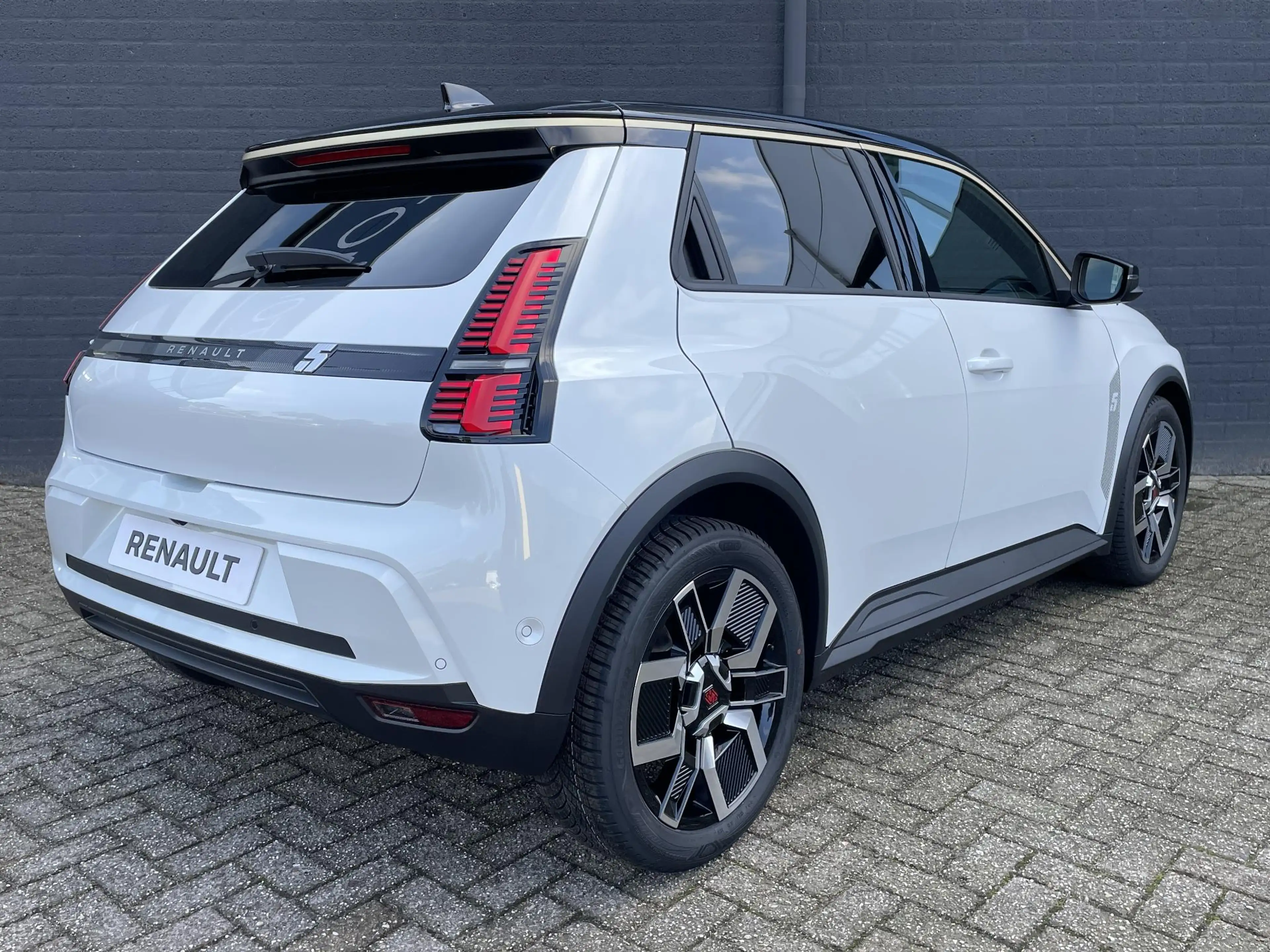 Renault R 5 urban range techno 40 kWh Pack Advanced Driving As — photo 5