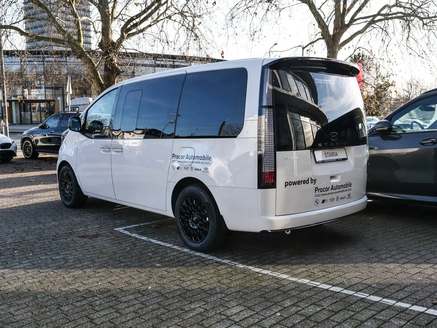 Hyundai STARIA Signature HEV 7-Sitzer 1.6 T-GDI,6-AT,Panoramadach Blanc - 2