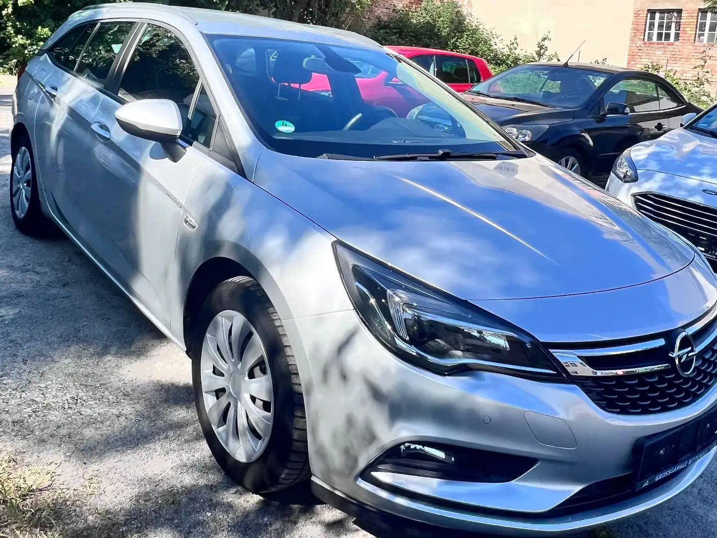Opel Astra 1.6 D (CDTI) Automatik Sports Tourer Edition Grau - 2