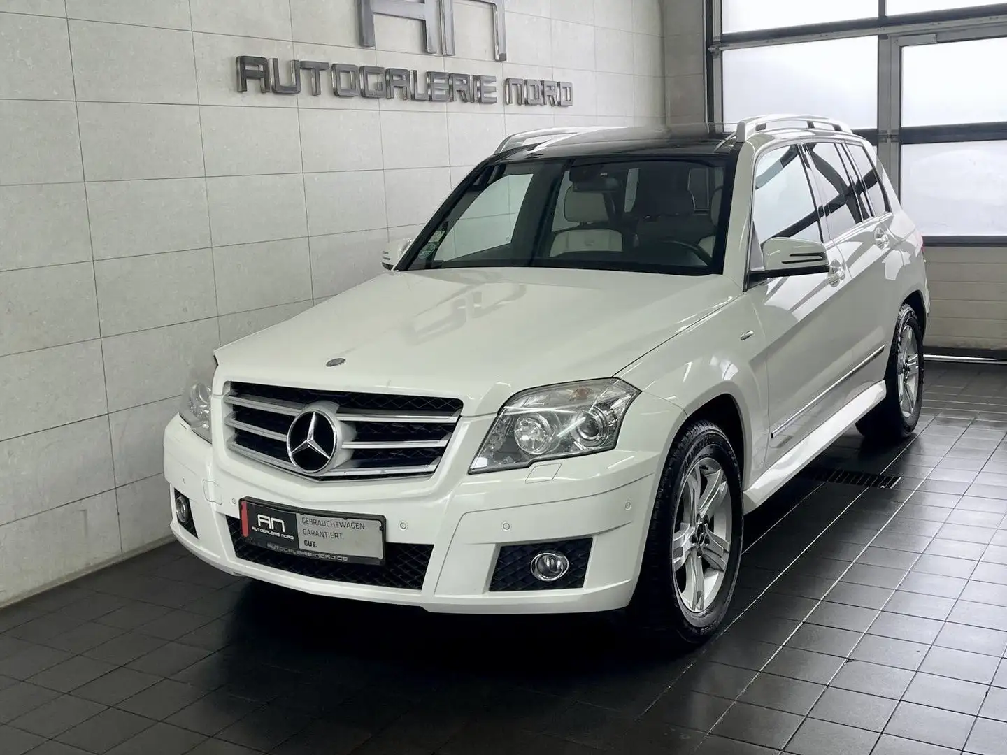 Mercedes-Benz GLK 320 CDI Edition1 Pano+ Navi+ Bi-Xenon+ AHK Weiß - 2