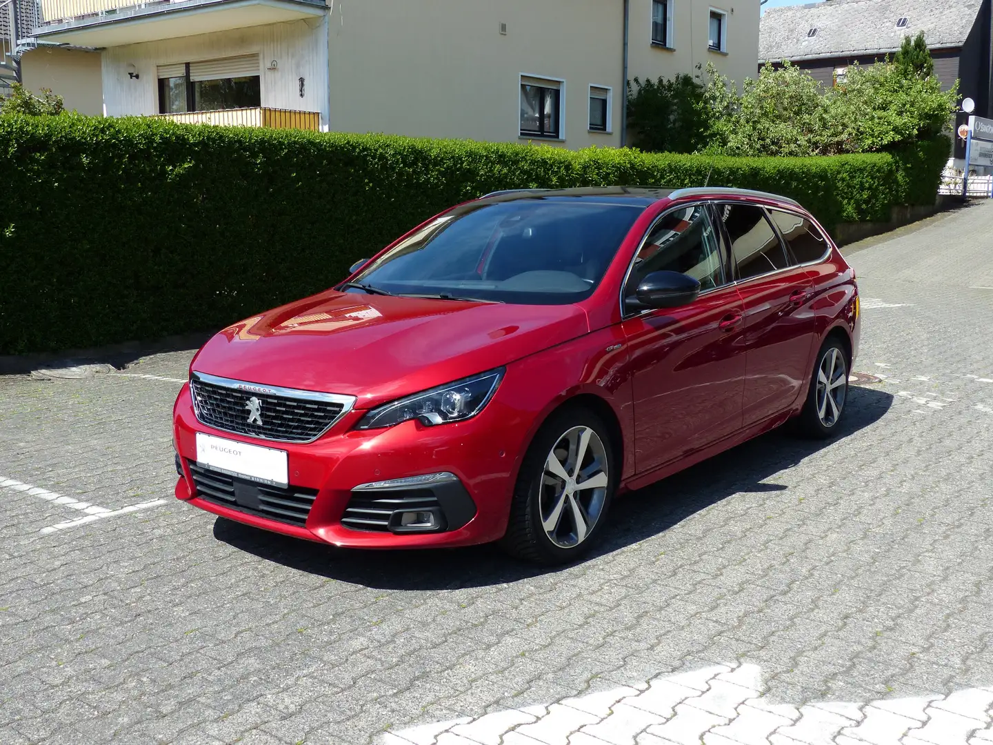 Peugeot 308 SW GT-Line BlueHDi 130 Rouge - 1