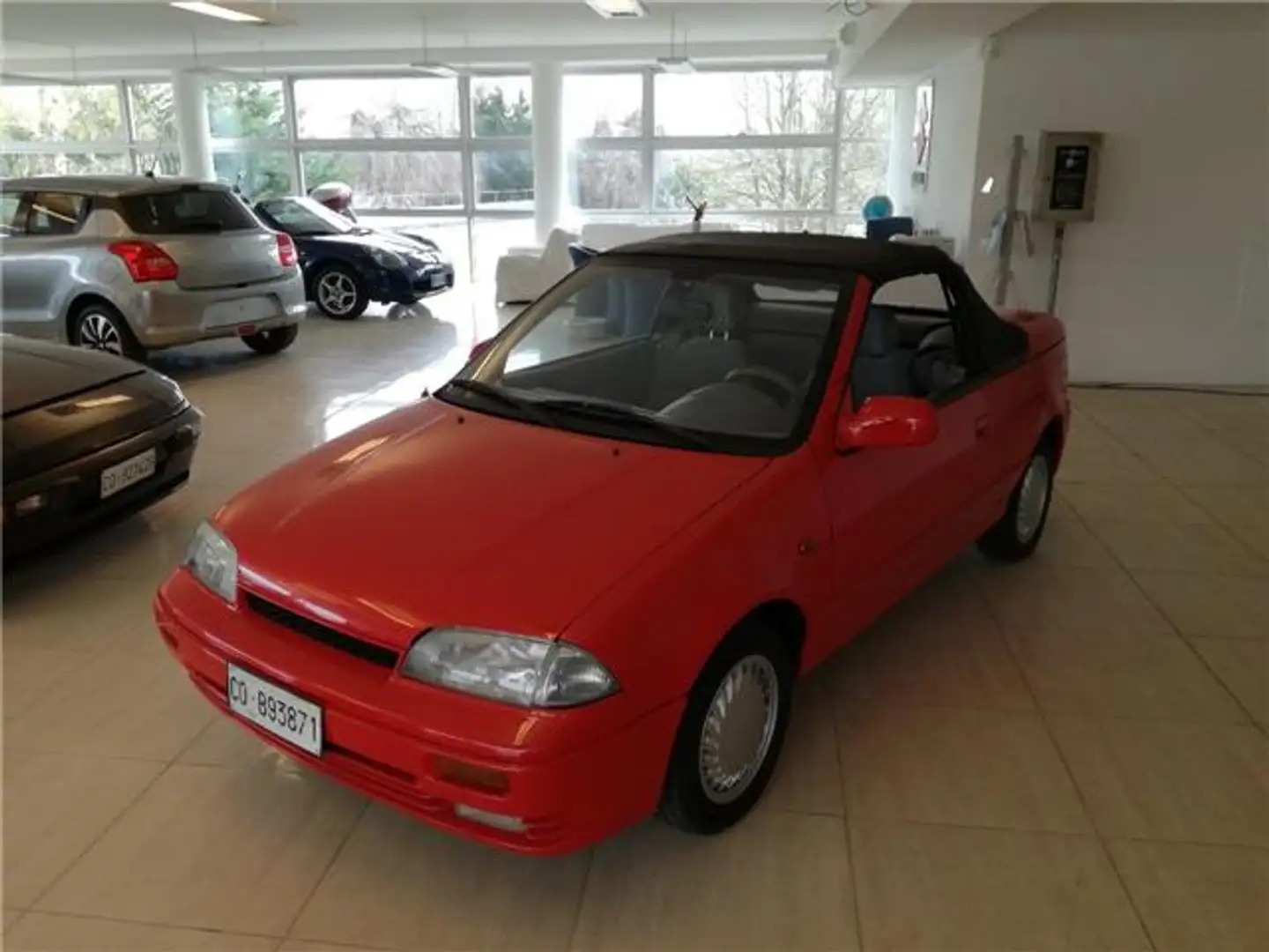 Suzuki Swift 1.3 GS Rojo - 1