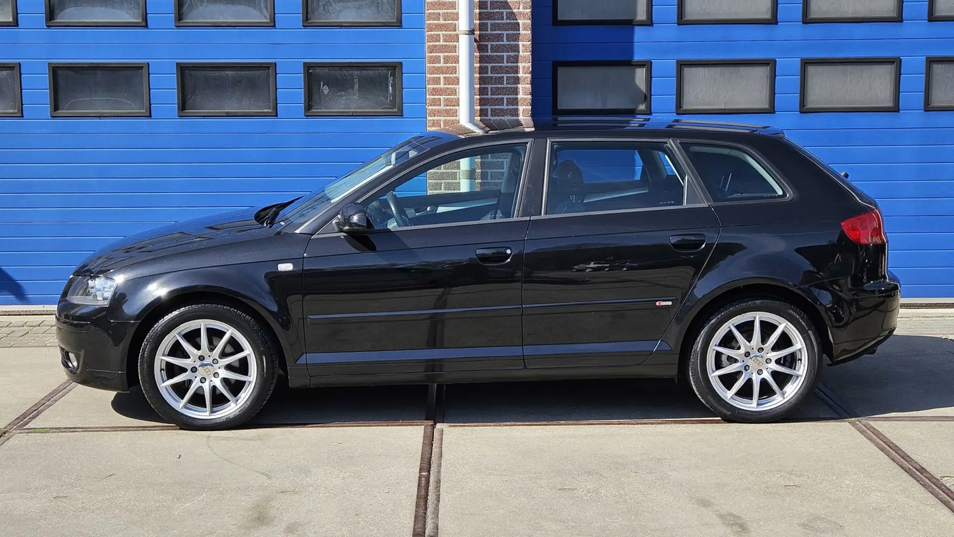 Audi A3 Sportback 2.0 FSI Ambiente *AC* Negro - 2