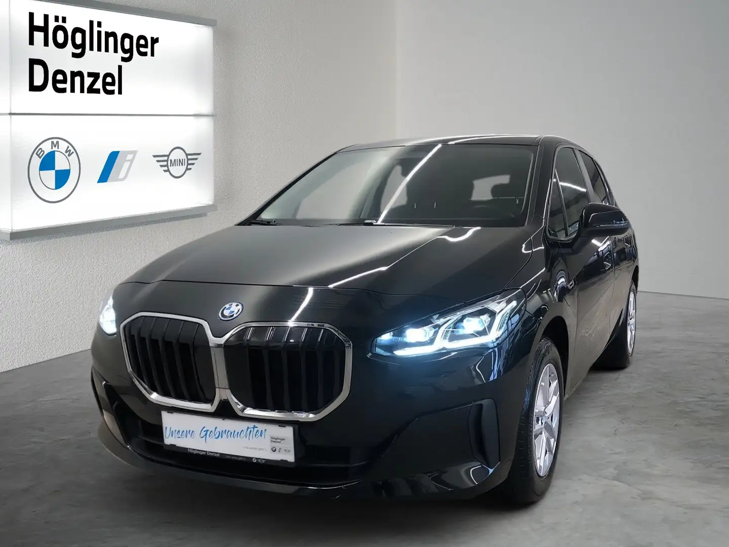 BMW 225 225e xDrive Active Tourer crna - 1
