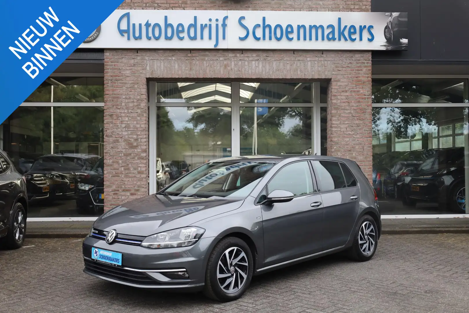 Volkswagen Golf VII 1.5 TSi ACT BlueMotion CAMERA CARPLAY DAB TREK Grijs - 1