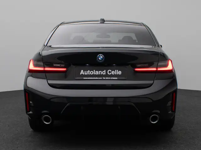 BMW 3 Series view 8