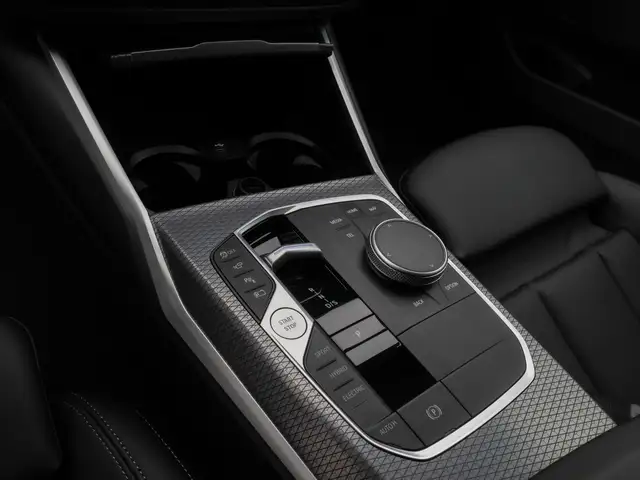 BMW 3 Series view 22