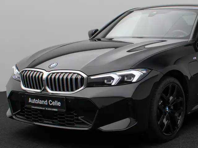 BMW 3 Series view 16