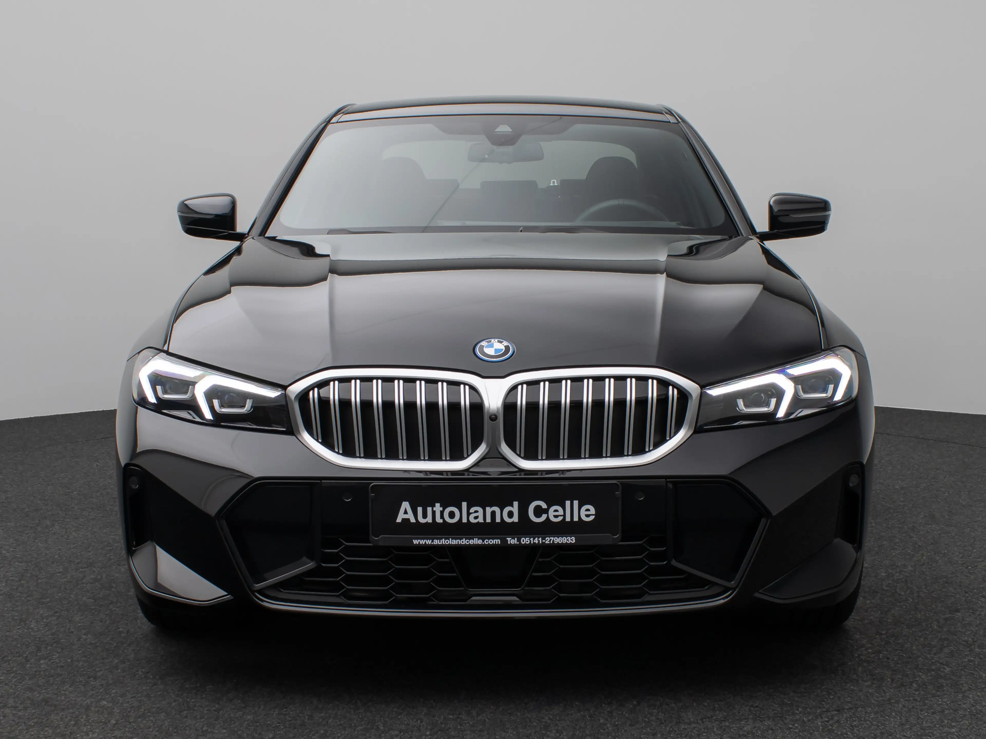 BMW 330 M Sport 360°HUD DAB H K Alarm ParkAs 19Zoll — photo 2